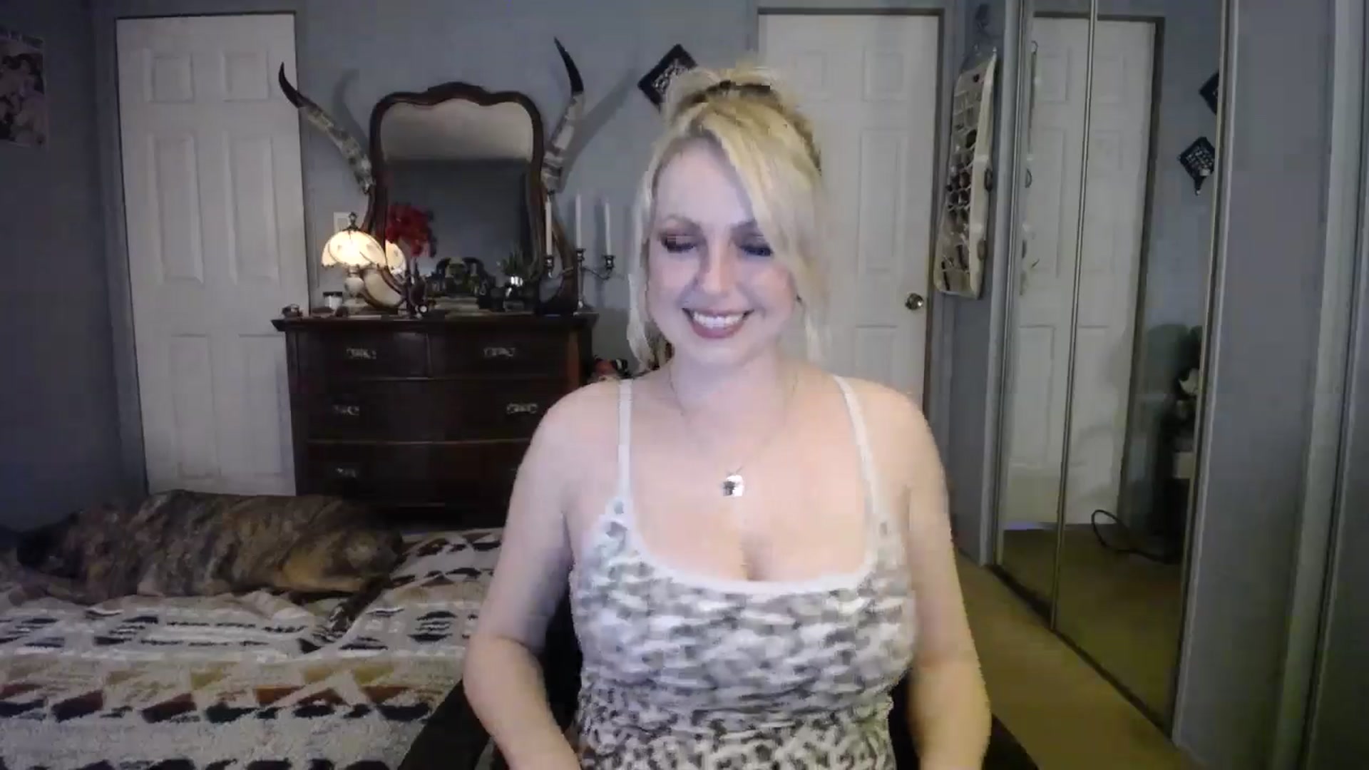 Gallery image thumbnail from Classic_Daisy's myfreecams stream on, 01/31/2025, 21:53 image 12 of 20