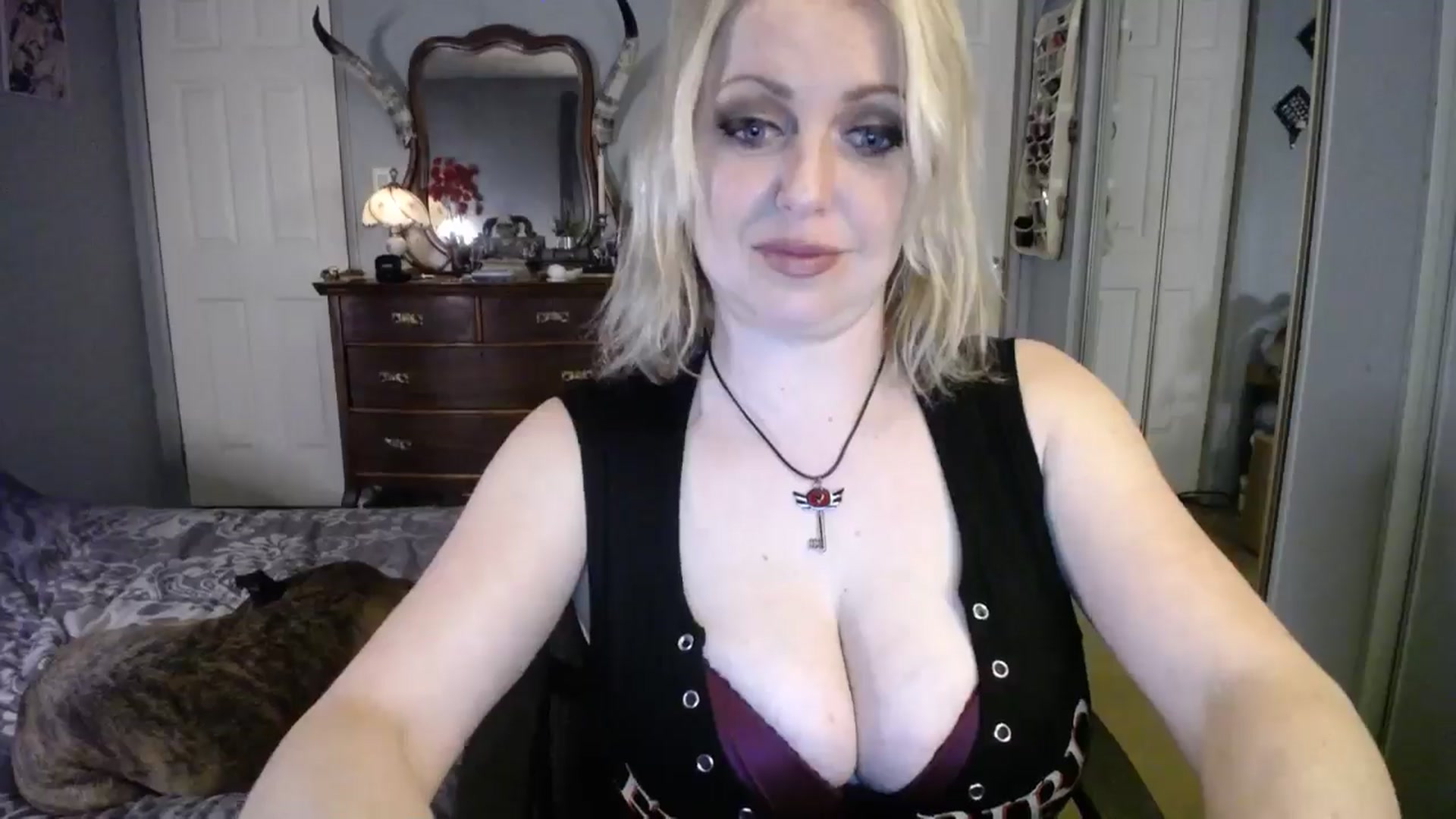 Gallery image thumbnail from Classic_Daisy's myfreecams stream on, 02/19/2025, 24:34 image 15 of 20