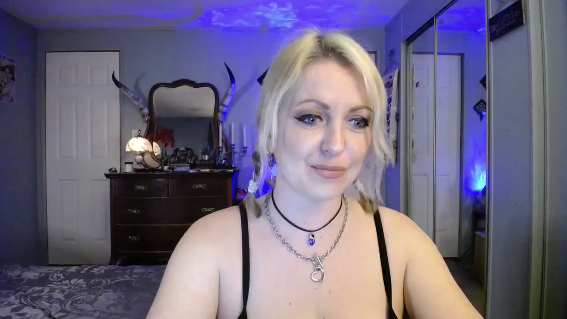 Gallery image thumbnail from Classic_Daisy's myfreecams stream on, 02/22/2025, 24:01 image 12 of 20