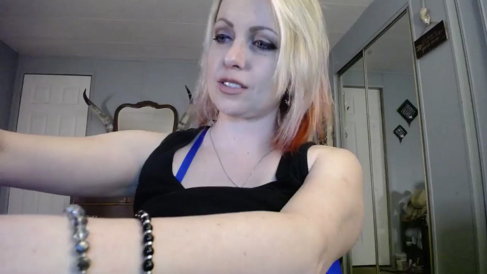 Gallery image thumbnail from Classic_Daisy's myfreecams stream on, 02/25/2025, 01:50 image 15 of 20