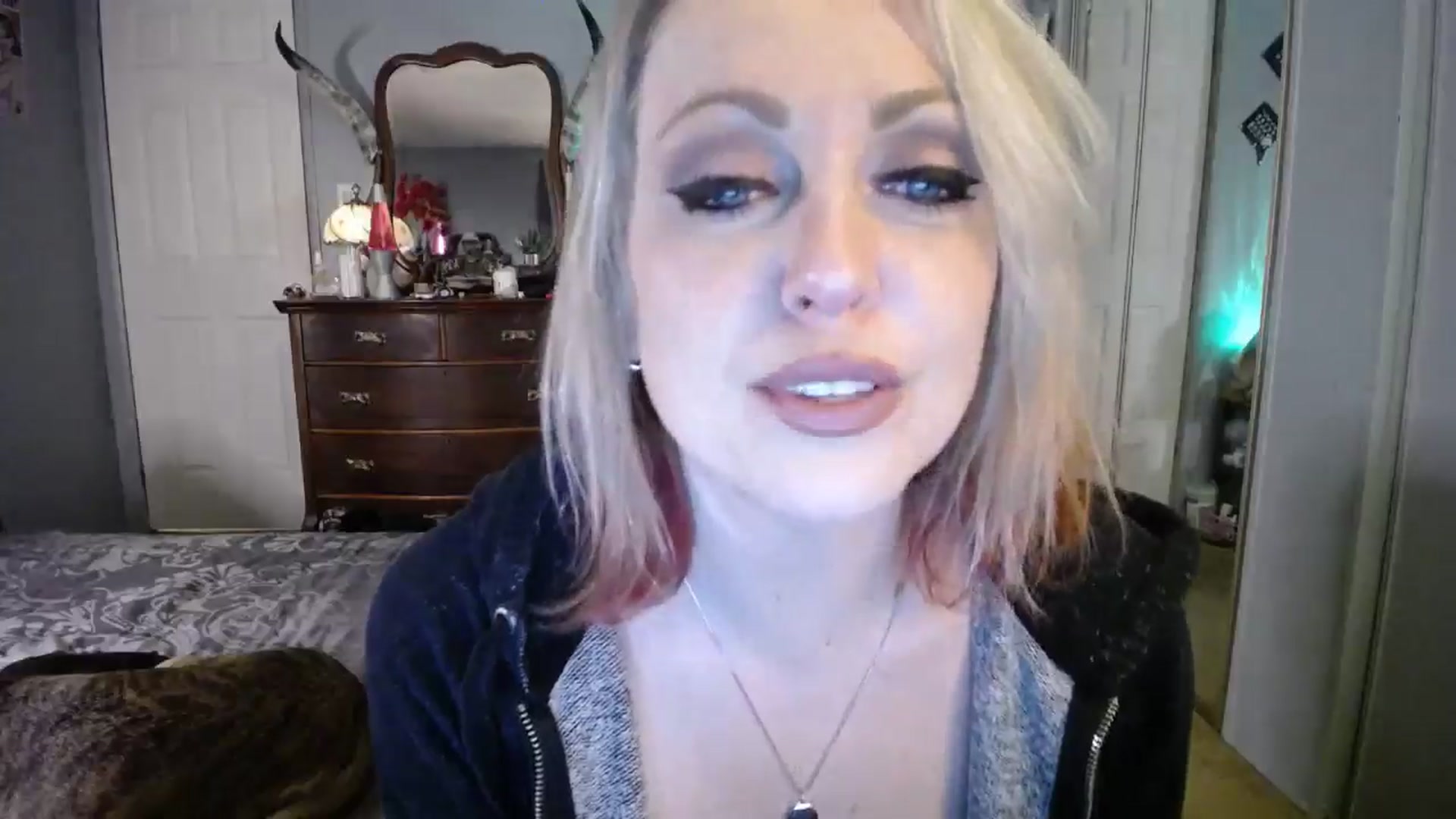 Gallery image thumbnail from Classic_Daisy's myfreecams stream on, 03/02/2025, 01:31 image 6 of 20