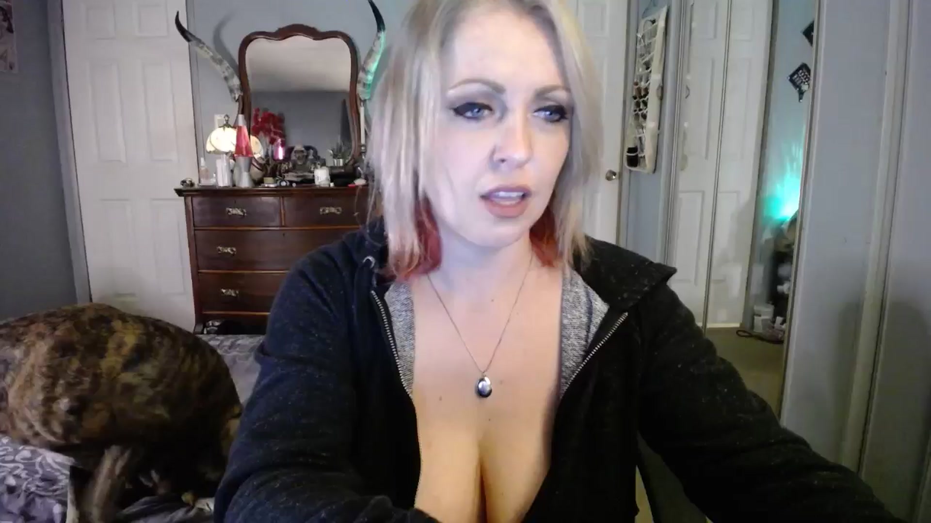 Gallery image thumbnail from Classic_Daisy's myfreecams stream on, 03/02/2025, 01:31 image 18 of 20