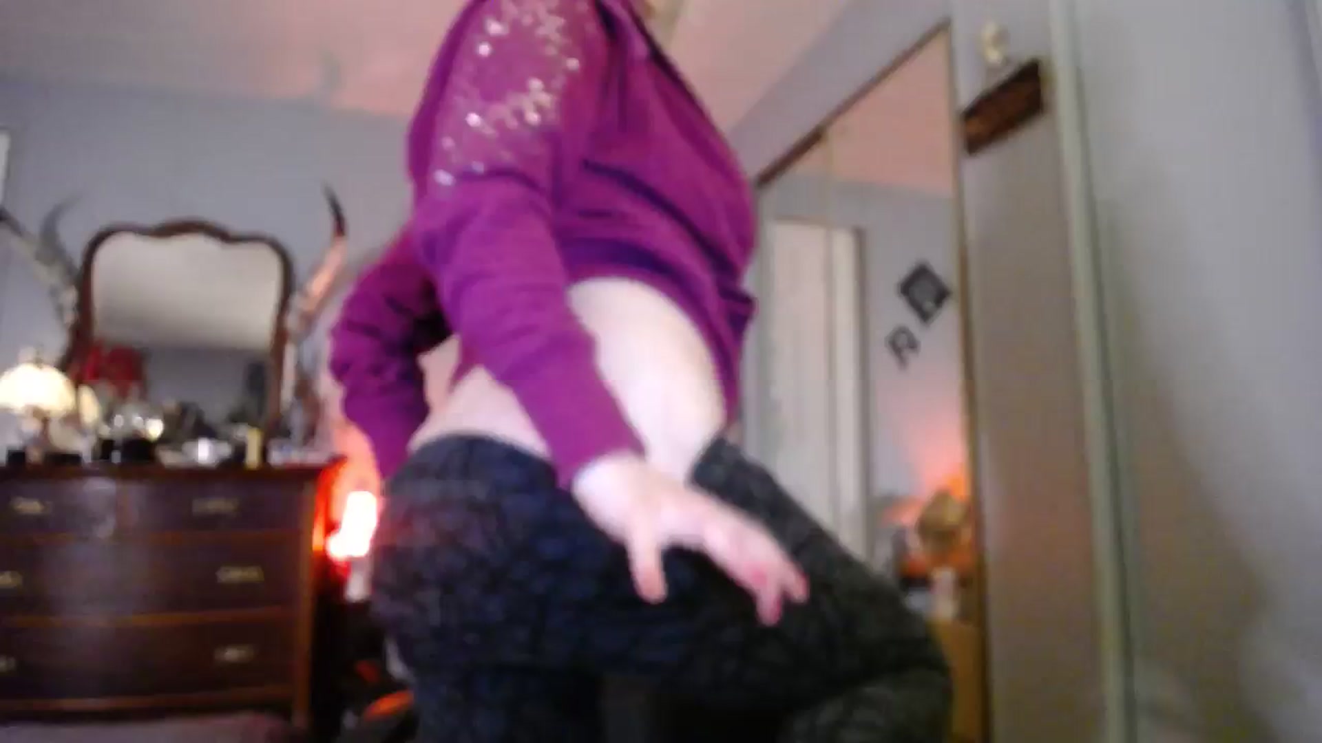 Gallery image thumbnail from Classic_Daisy's myfreecams stream on, 03/28/2025, 24:16 image 2 of 20