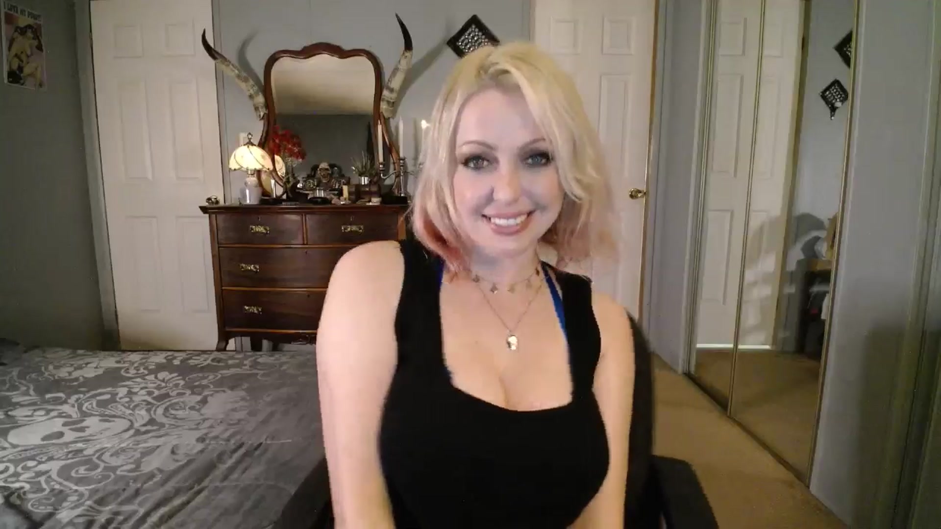 Gallery image thumbnail from Classic_Daisy's myfreecams stream on, 06/01/2025, 24:32 image 12 of 20