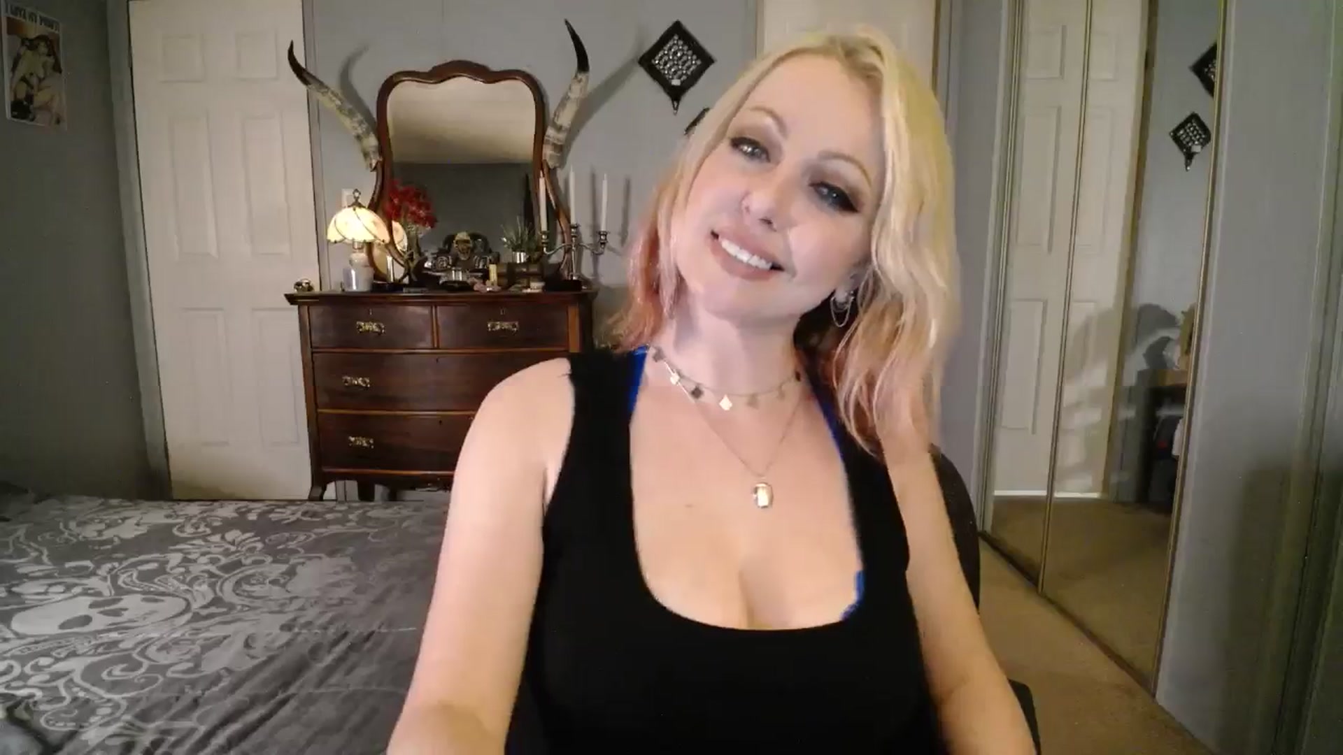 Gallery image thumbnail from Classic_Daisy's myfreecams stream on, 06/01/2025, 24:32 image 16 of 20