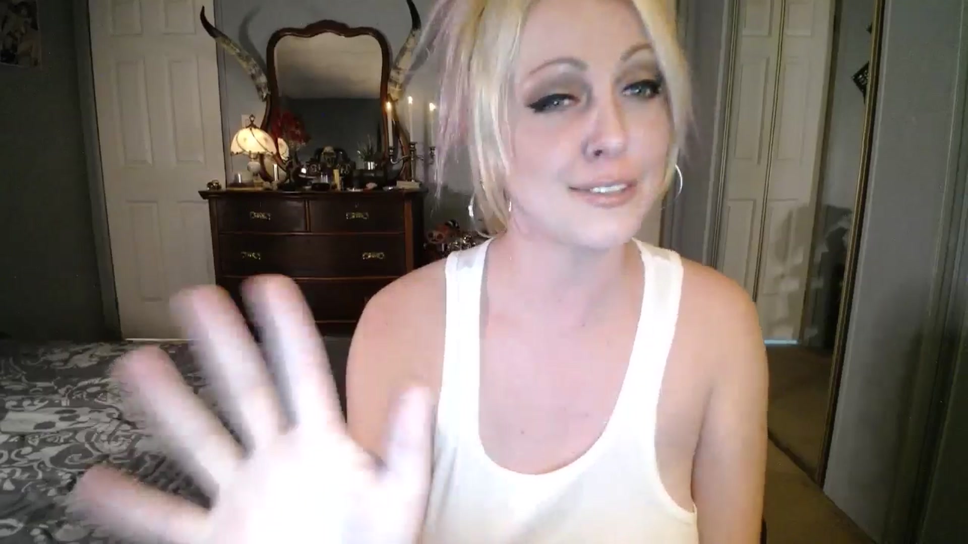 Gallery image thumbnail from Classic_Daisy's myfreecams stream on, 06/16/2025, 16:08 image 11 of 20