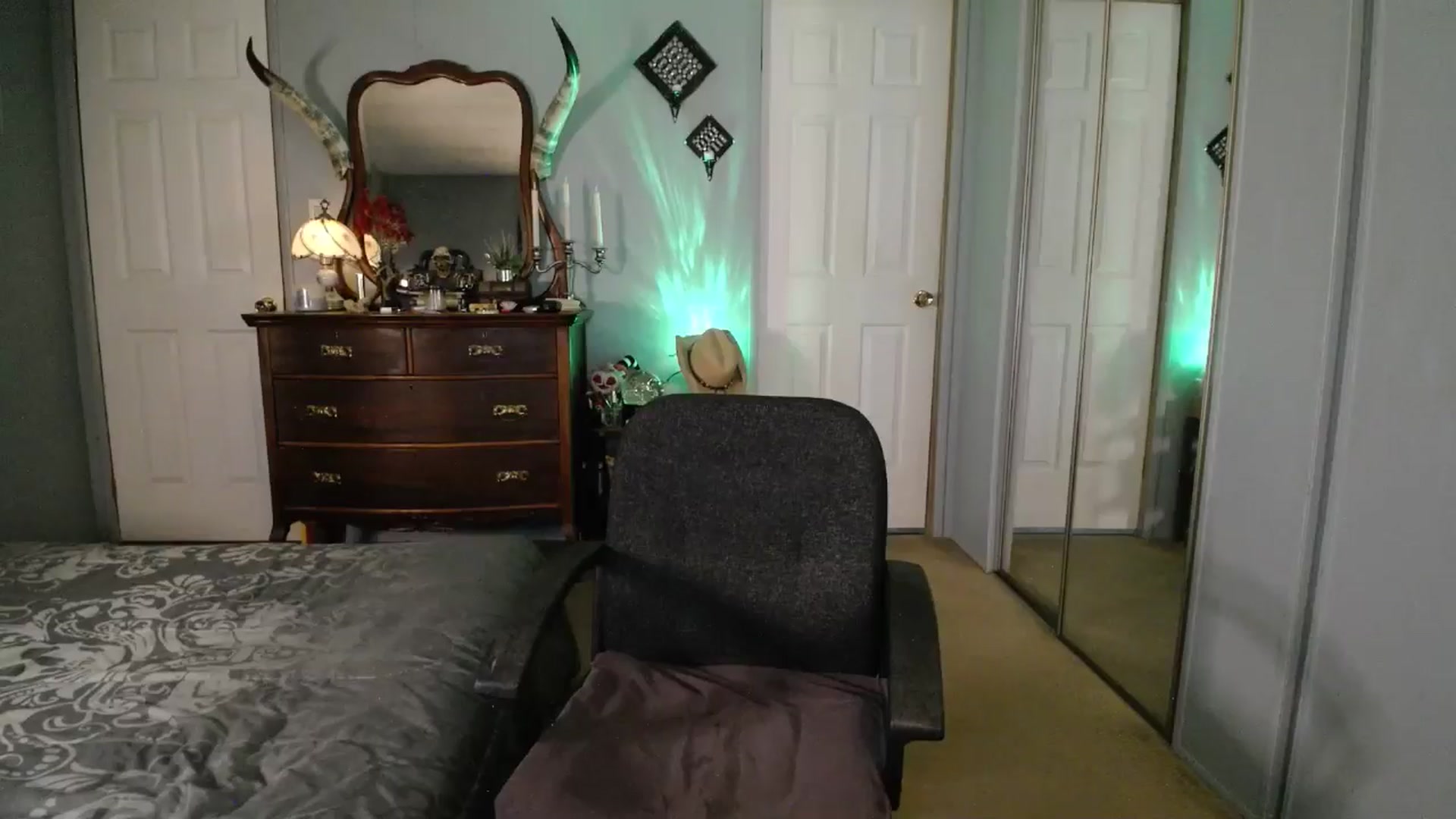 Gallery image thumbnail from Classic_Daisy's myfreecams stream on, 06/17/2025, 24:37 image 3 of 20