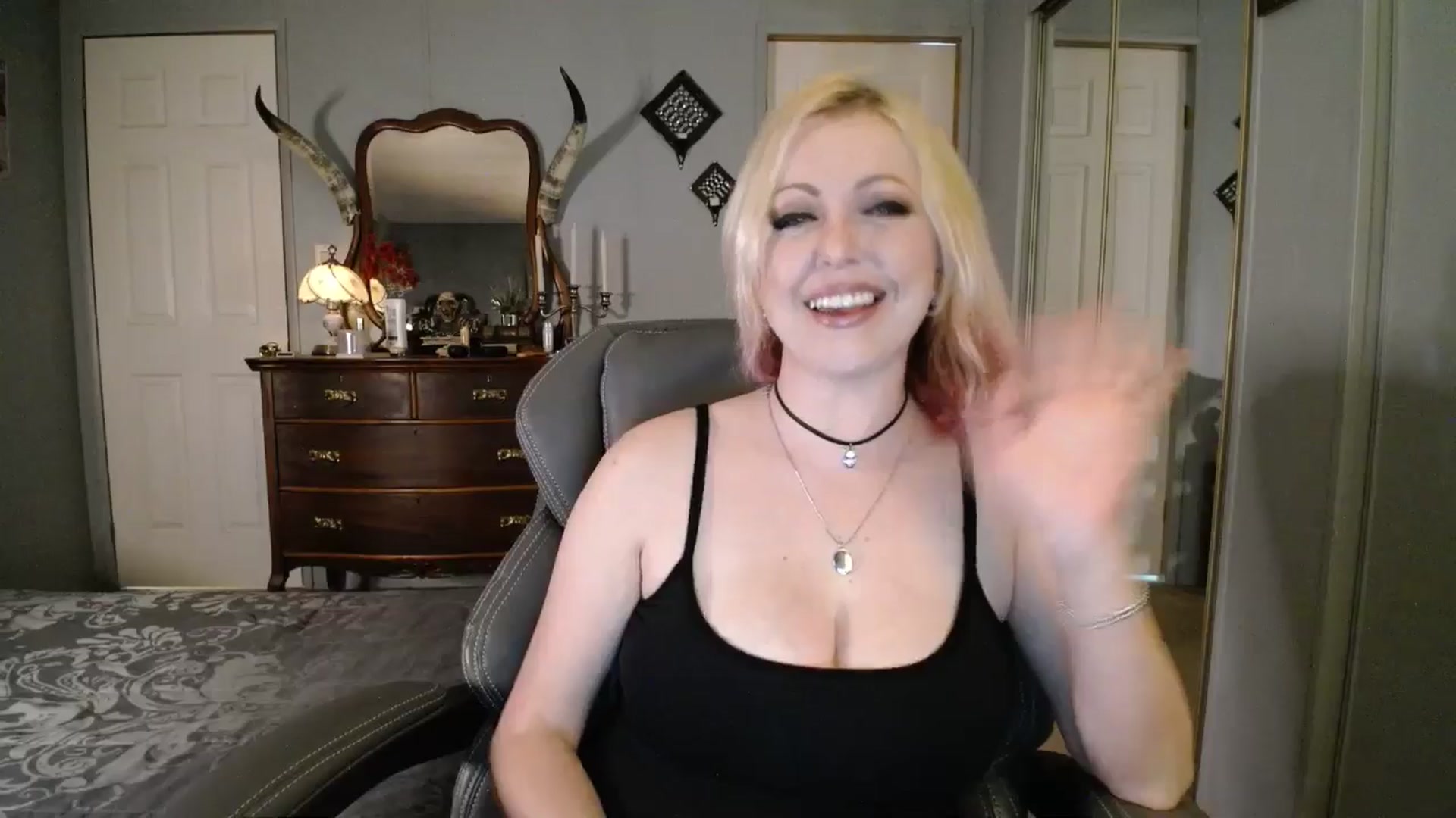 Gallery image thumbnail from Classic_Daisy's myfreecams stream on, 07/03/2025, 18:38 image 13 of 20