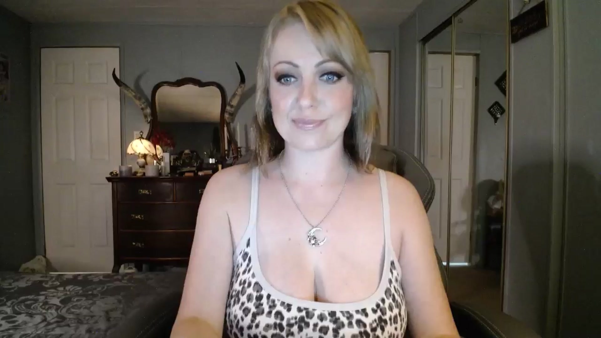 Gallery image thumbnail from Classic_Daisy's myfreecams stream on, 07/14/2025, 18:20 image 8 of 20