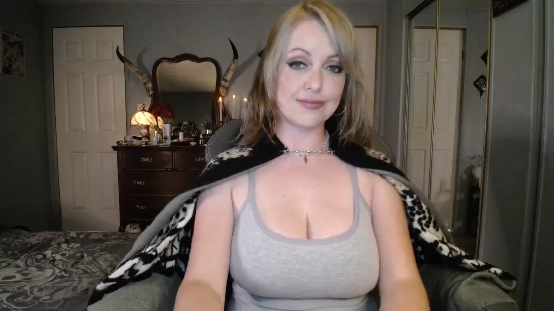 Gallery image thumbnail from Classic_Daisy's myfreecams stream on, 07/21/2025, 18:54 image 4 of 20