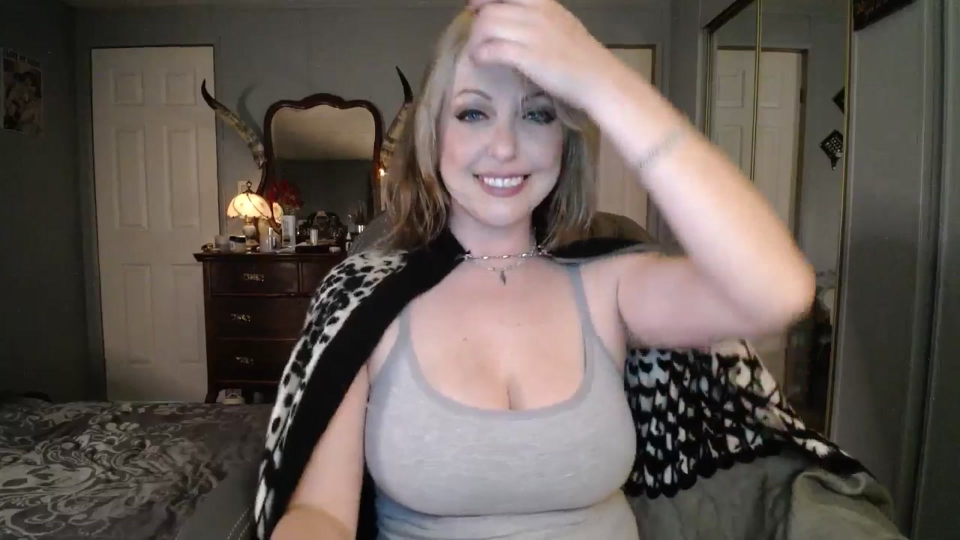 Gallery image thumbnail from Classic_Daisy's myfreecams stream on, 07/21/2025, 18:54 image 6 of 20
