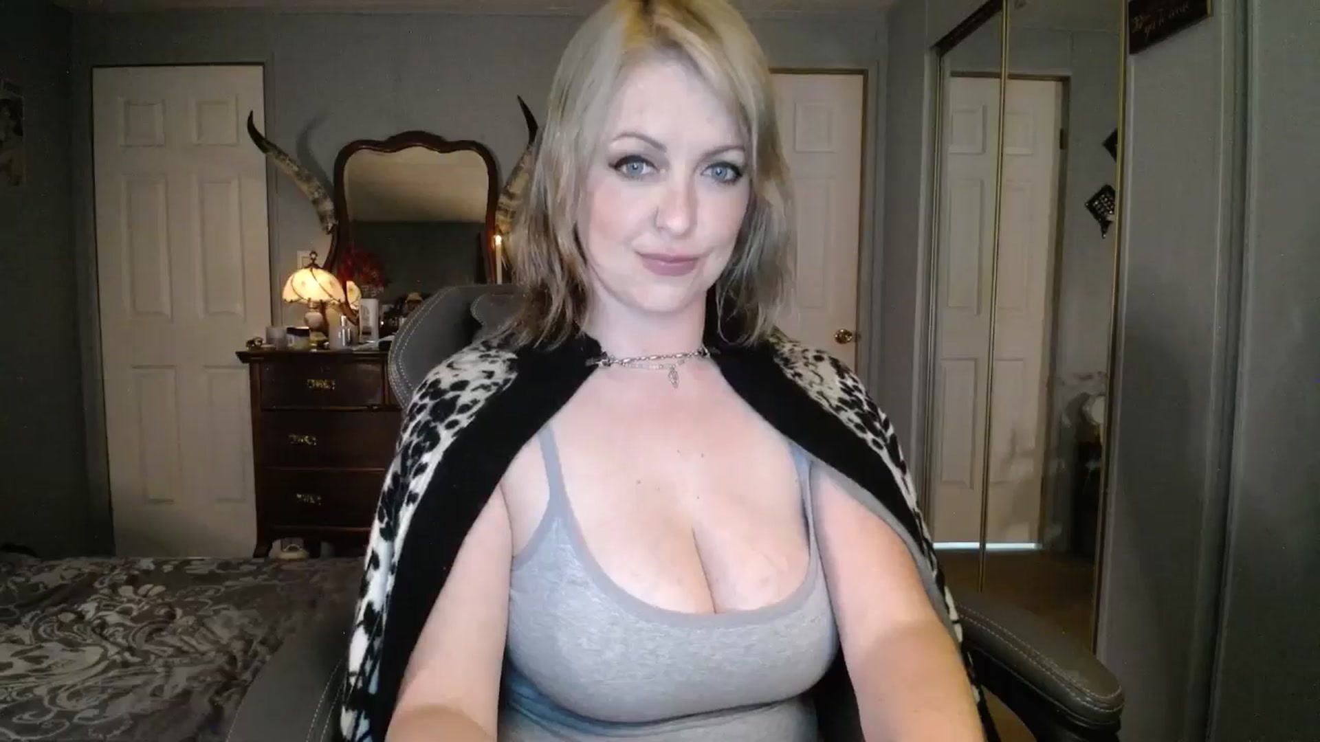 Gallery image thumbnail from Classic_Daisy's myfreecams stream on, 07/21/2025, 18:54 image 13 of 20