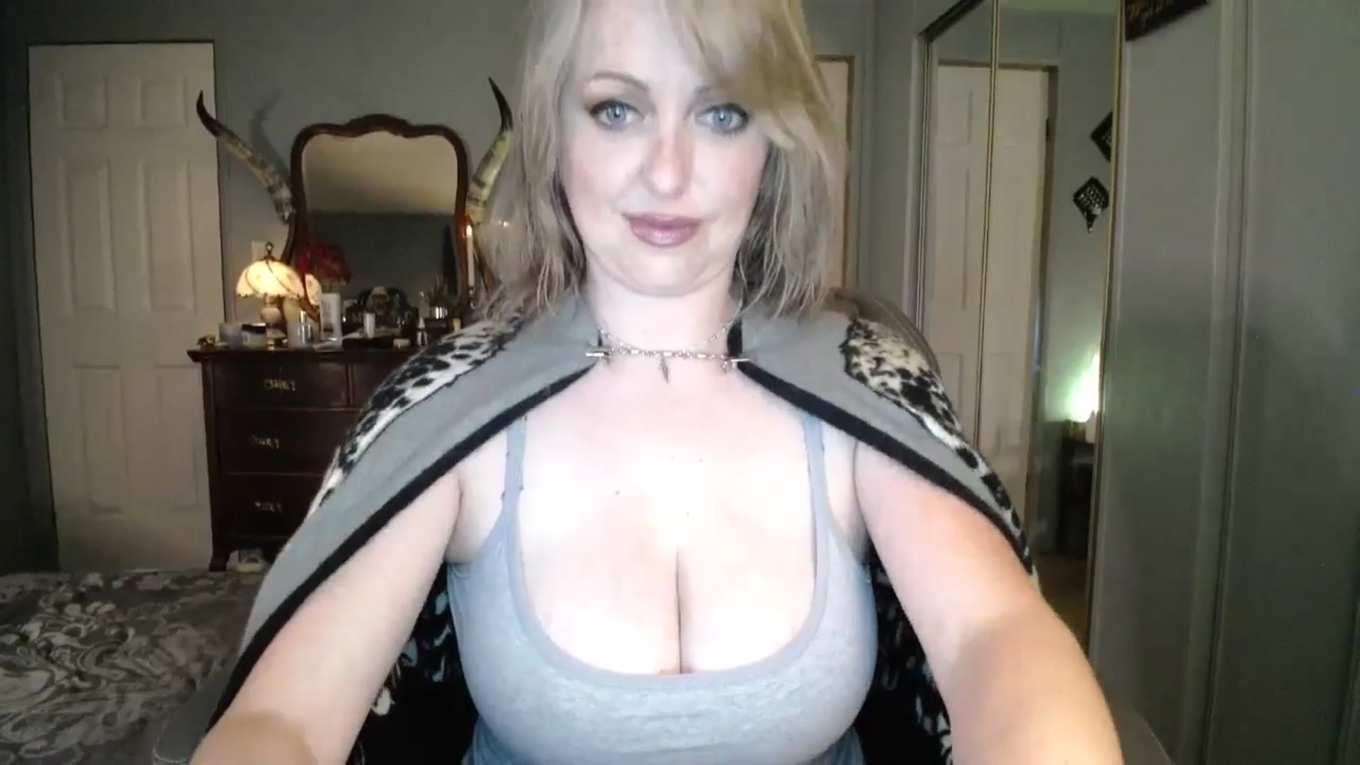 Gallery image thumbnail from Classic_Daisy's myfreecams stream on, 07/21/2025, 22:45 image 5 of 20