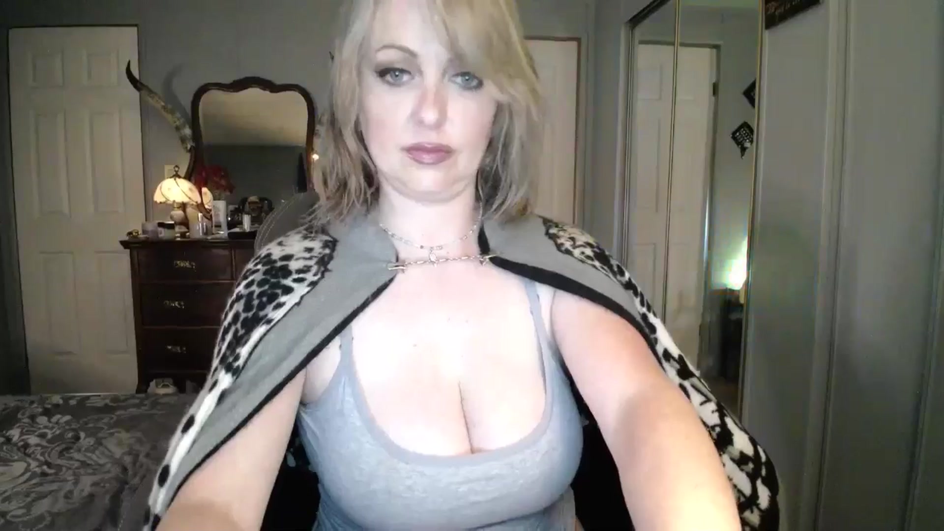 Gallery image thumbnail from Classic_Daisy's myfreecams stream on, 07/21/2025, 22:45 image 17 of 20