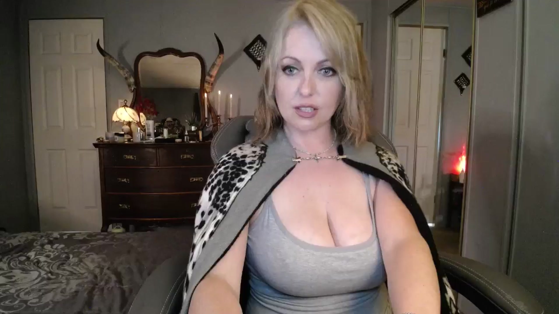 Gallery image thumbnail from Classic_Daisy's myfreecams stream on, 07/21/2025, 23:25 image 1 of 20