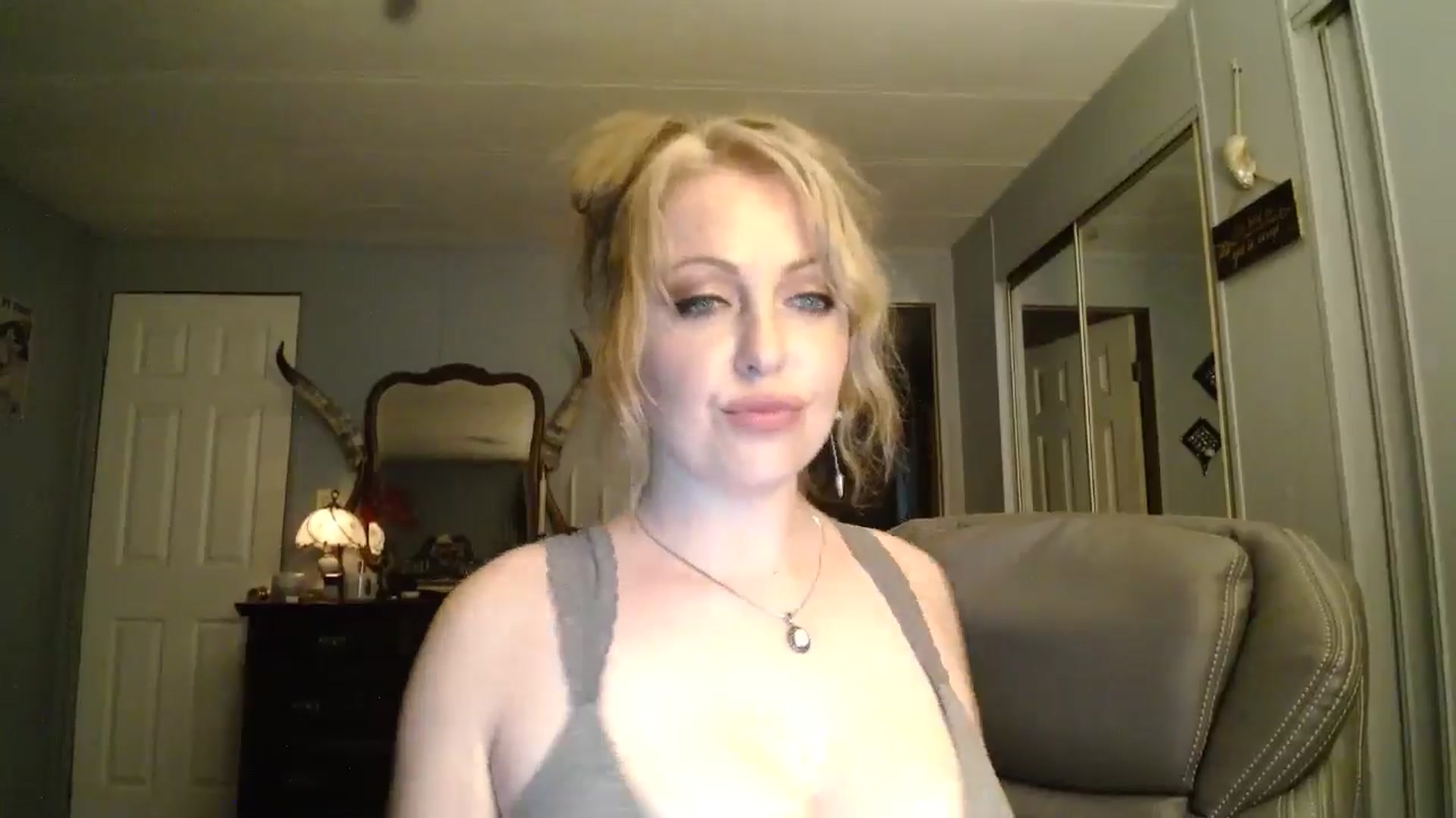 Gallery image thumbnail from Classic_Daisy's myfreecams stream on, 07/25/2025, 24:58 image 16 of 20