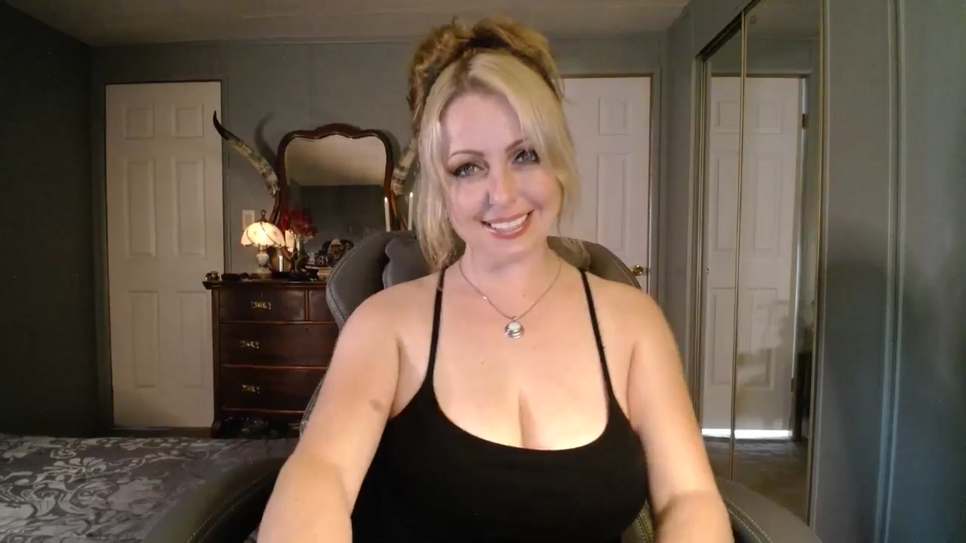 Gallery image thumbnail from Classic_Daisy's myfreecams stream on, 09/01/2025, 21:10 image 19 of 20