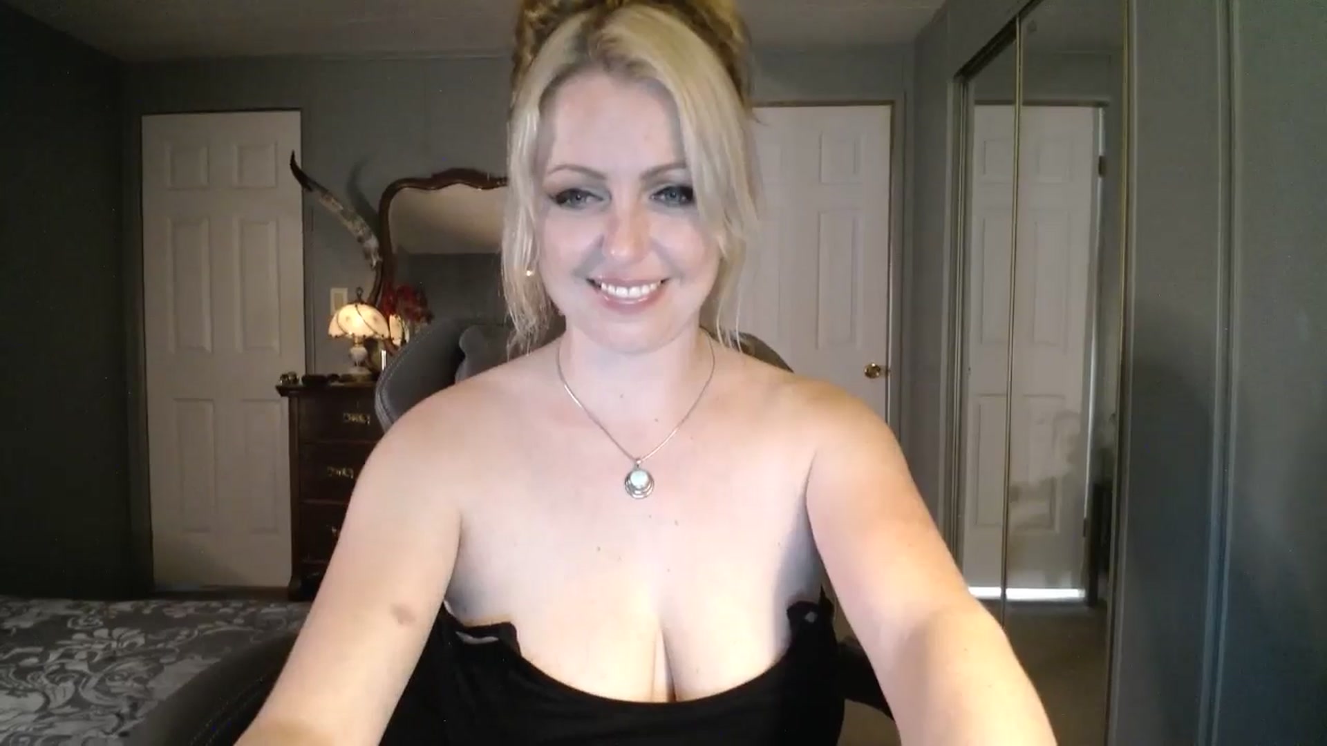 Gallery image thumbnail from Classic_Daisy's myfreecams stream on, 09/01/2025, 21:35 image 15 of 20