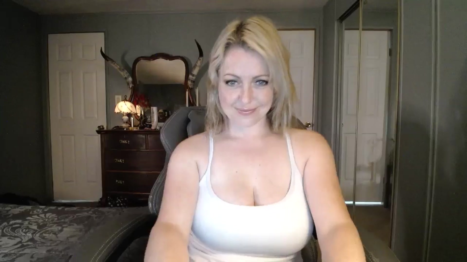 Gallery image thumbnail from Classic_Daisy's myfreecams stream on, 09/10/2025, 18:51 image 10 of 20