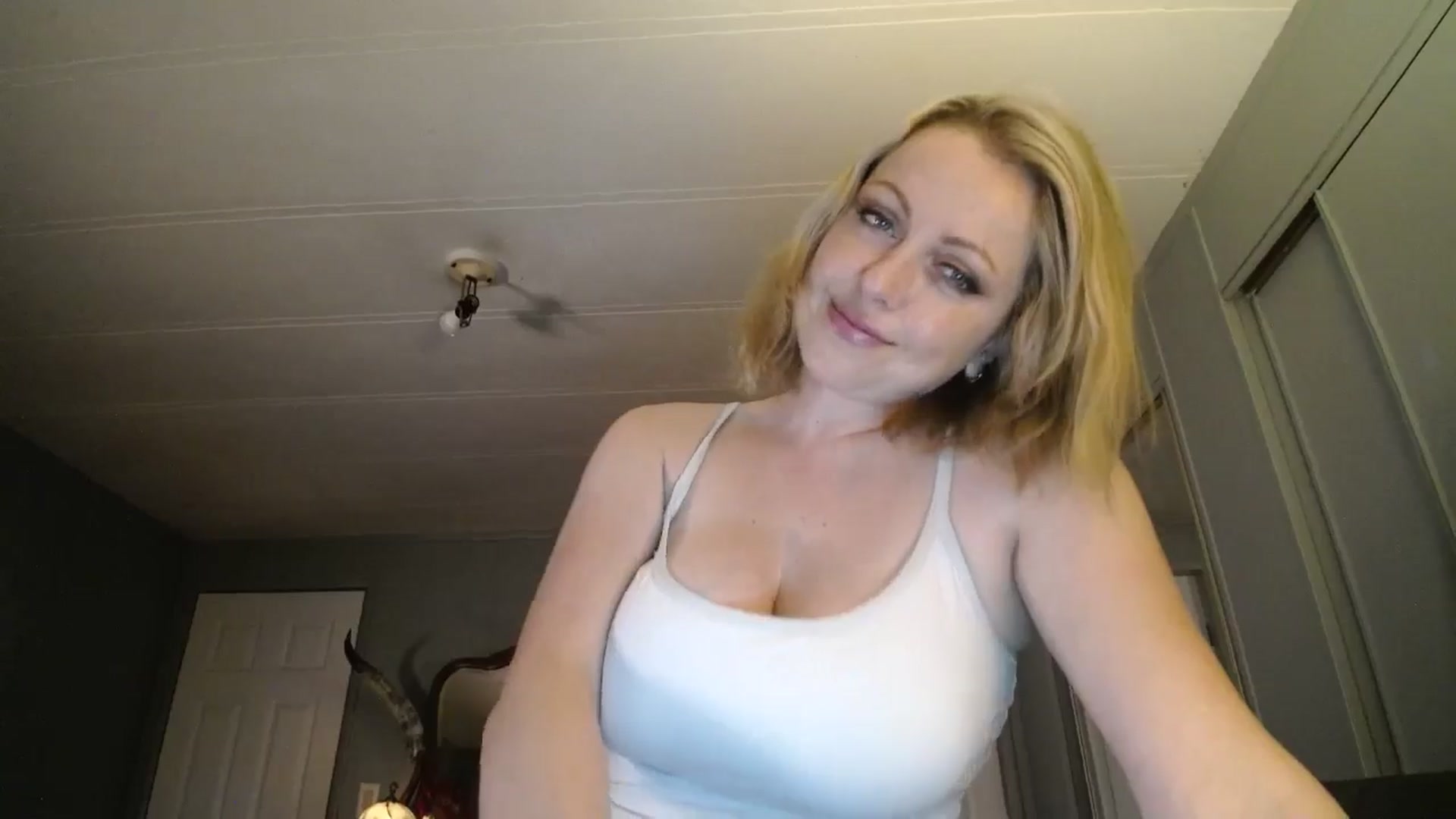 Gallery image thumbnail from Classic_Daisy's myfreecams stream on, 09/10/2025, 20:17 image 4 of 20