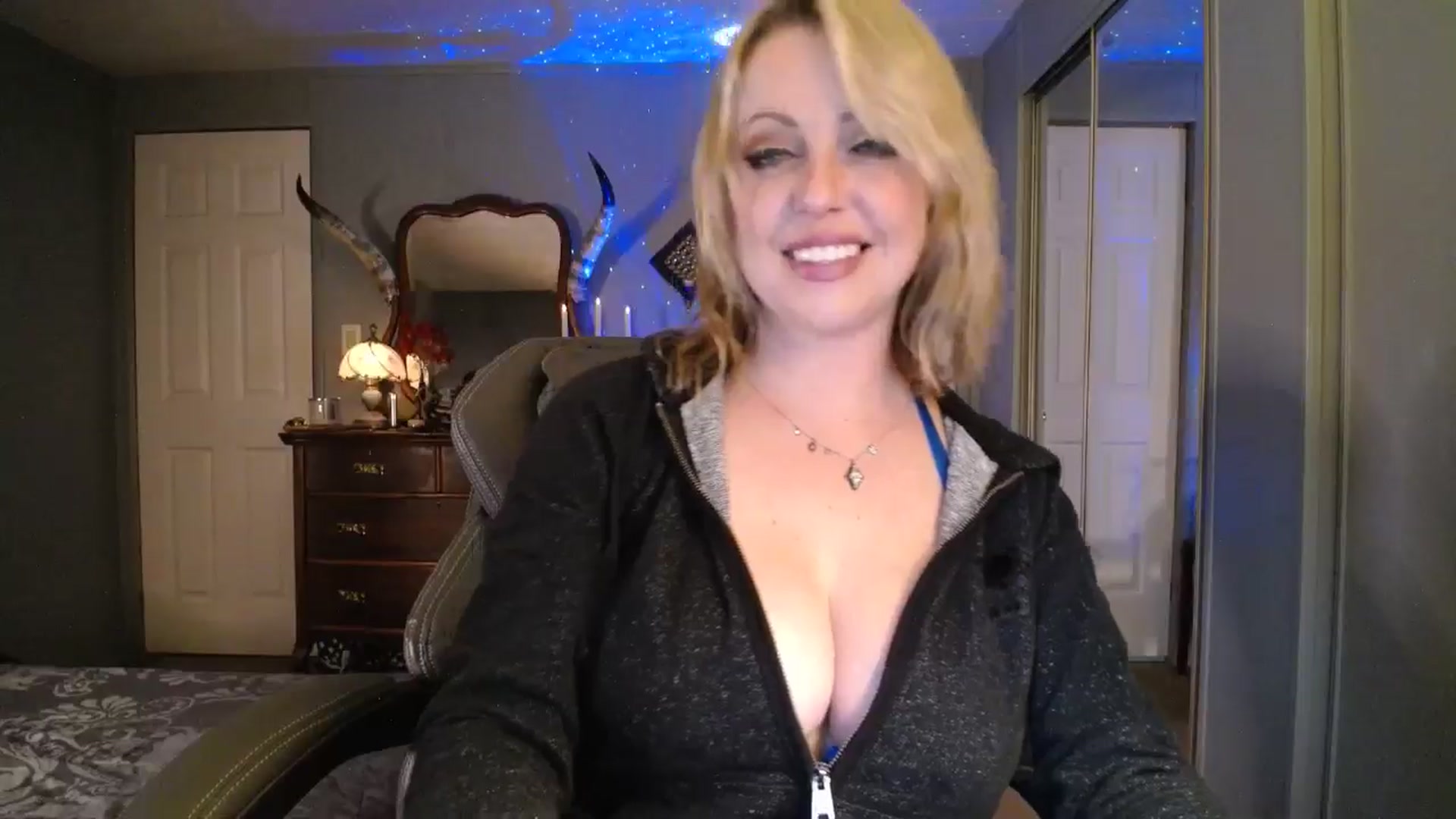 Gallery image thumbnail from Classic_Daisy's myfreecams stream on, 09/20/2025, 23:08 image 16 of 20