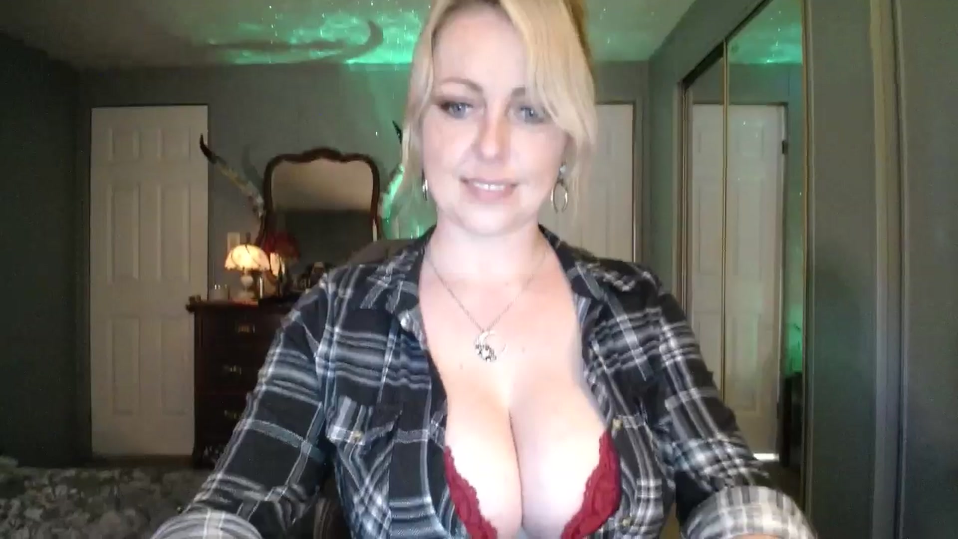 Gallery image thumbnail from Classic_Daisy's myfreecams stream on, 10/01/2025, 20:17 image 12 of 20