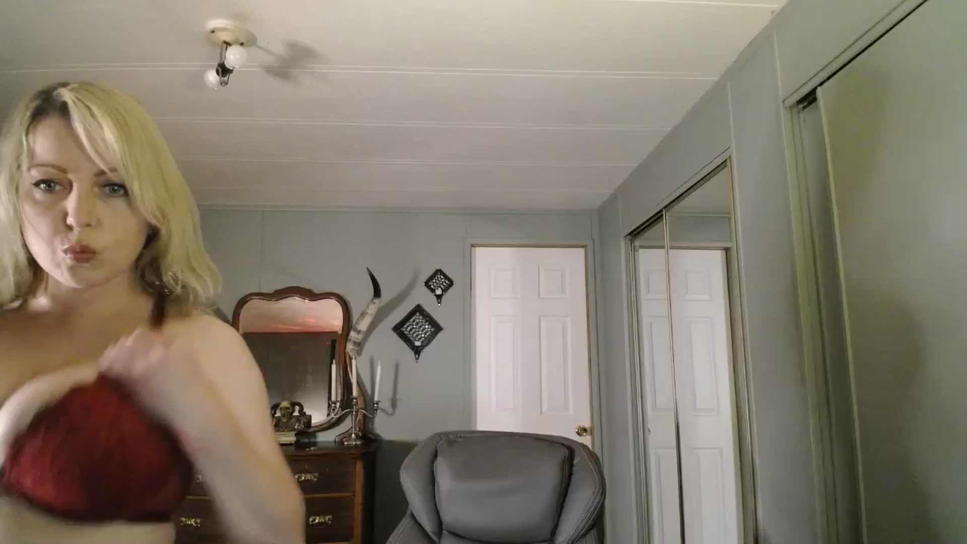 Gallery image thumbnail from Classic_Daisy's myfreecams stream on, 10/15/2025, 23:31 image 1 of 20