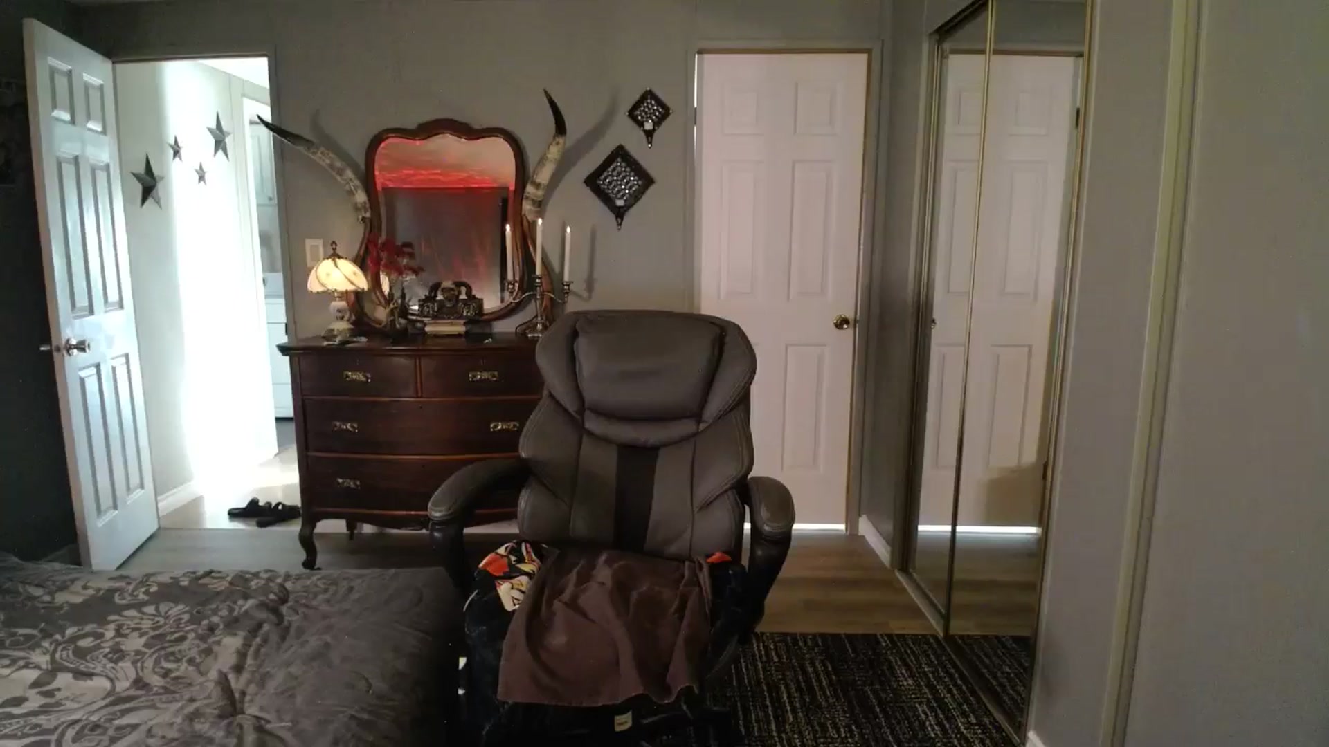Gallery image thumbnail from Classic_Daisy's myfreecams stream on, 10/18/2025, 20:32 image 2 of 20