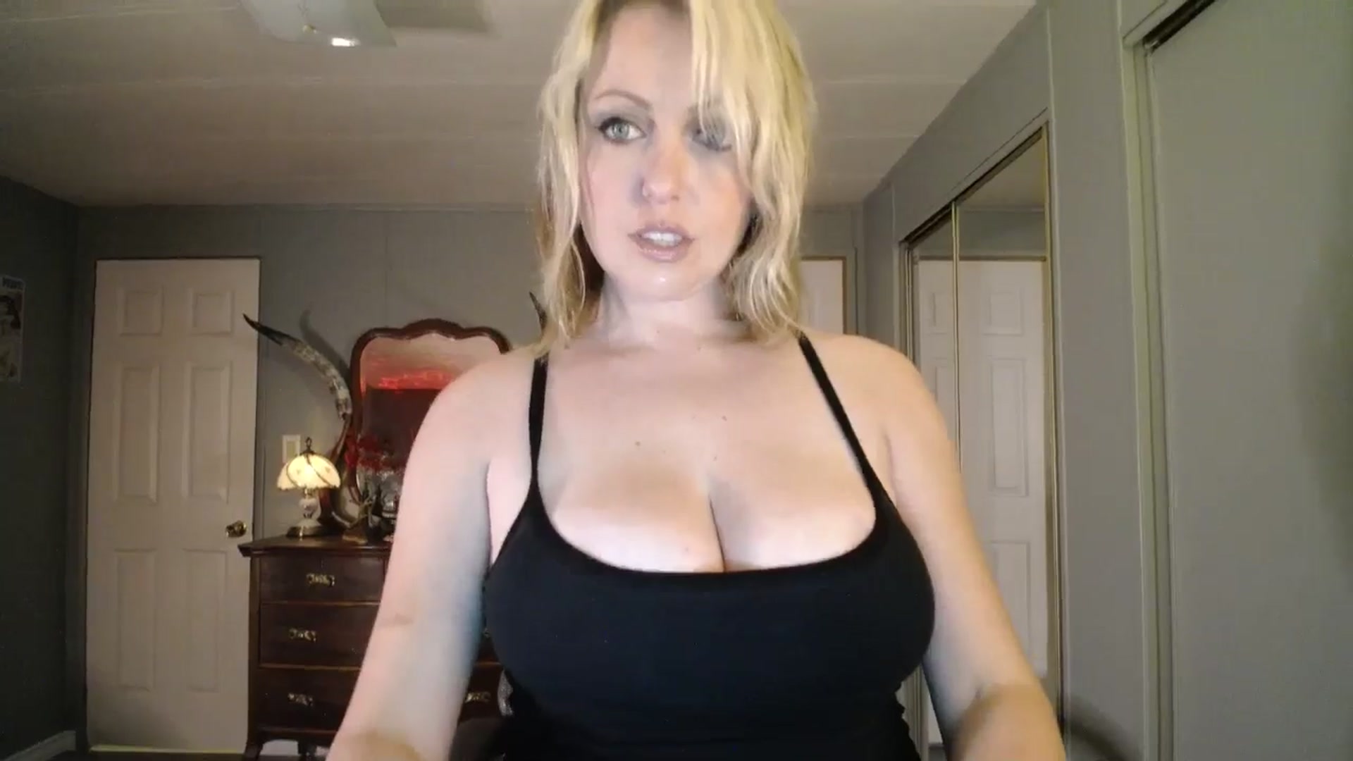 Gallery image thumbnail from Classic_Daisy's myfreecams stream on, 10/24/2025, 20:50 image 4 of 20