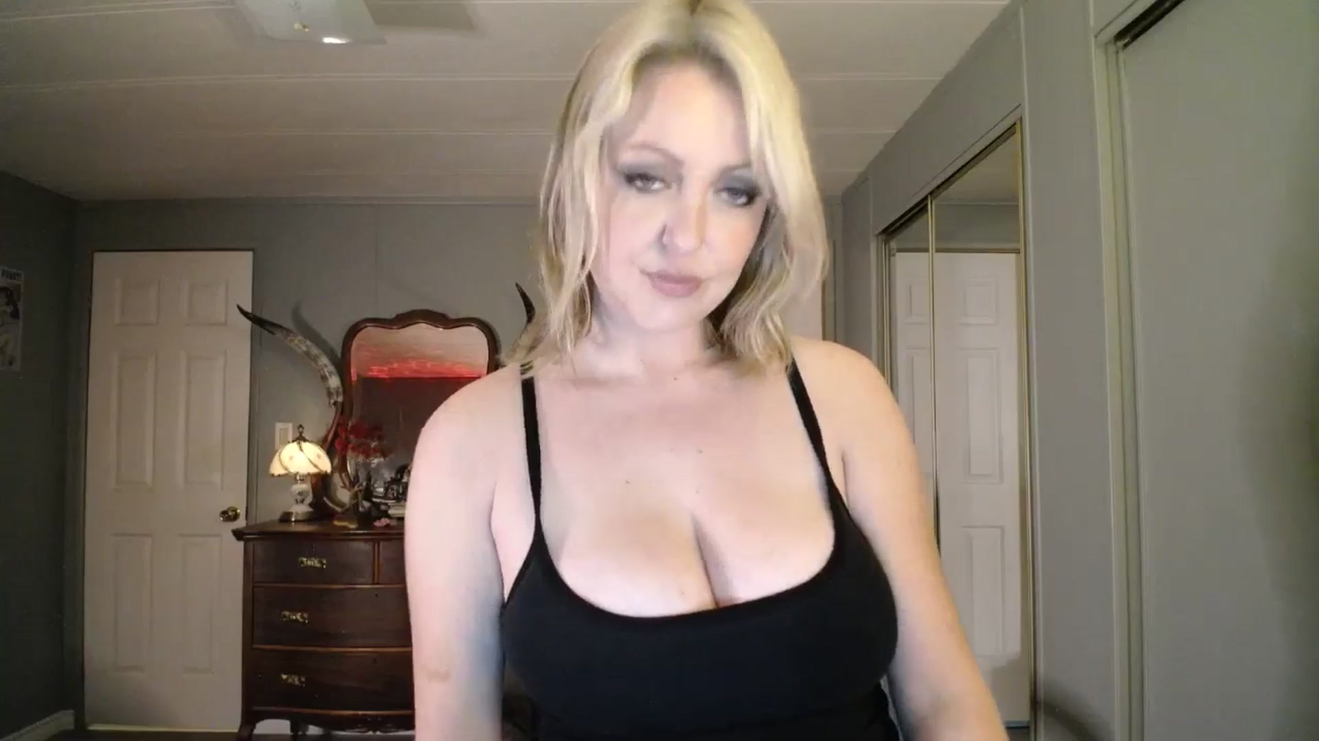 Gallery image thumbnail from Classic_Daisy's myfreecams stream on, 10/24/2025, 20:50 image 6 of 20