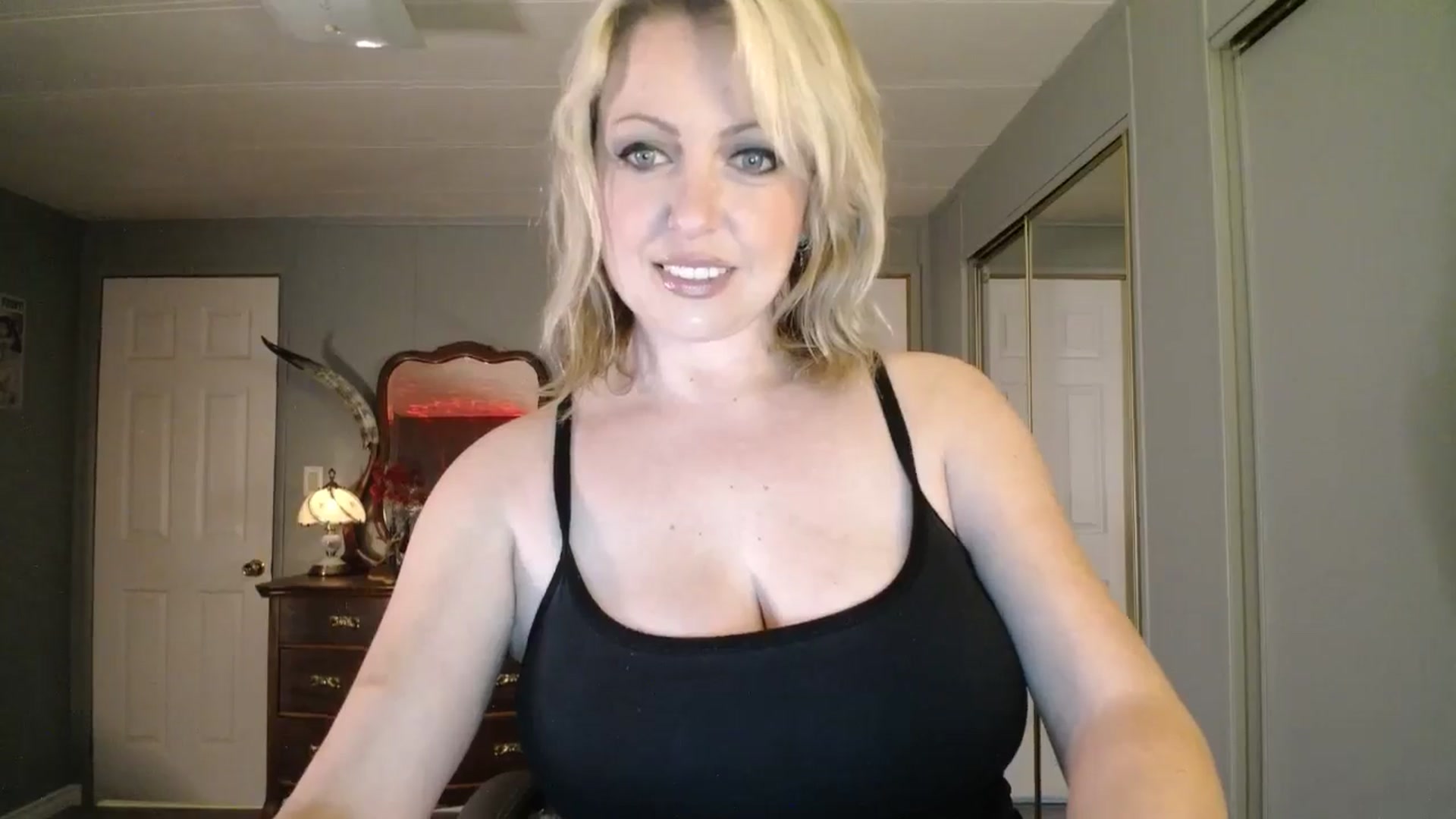 Gallery image thumbnail from Classic_Daisy's myfreecams stream on, 10/24/2025, 20:50 image 15 of 20