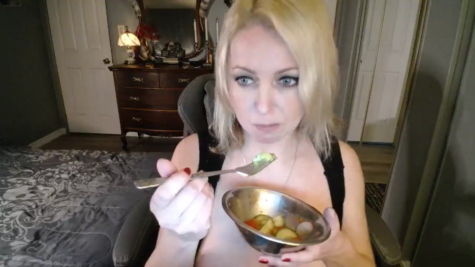 Gallery image thumbnail from Classic_Daisy's myfreecams stream on, 11/27/2025, 20:45 image 12 of 20