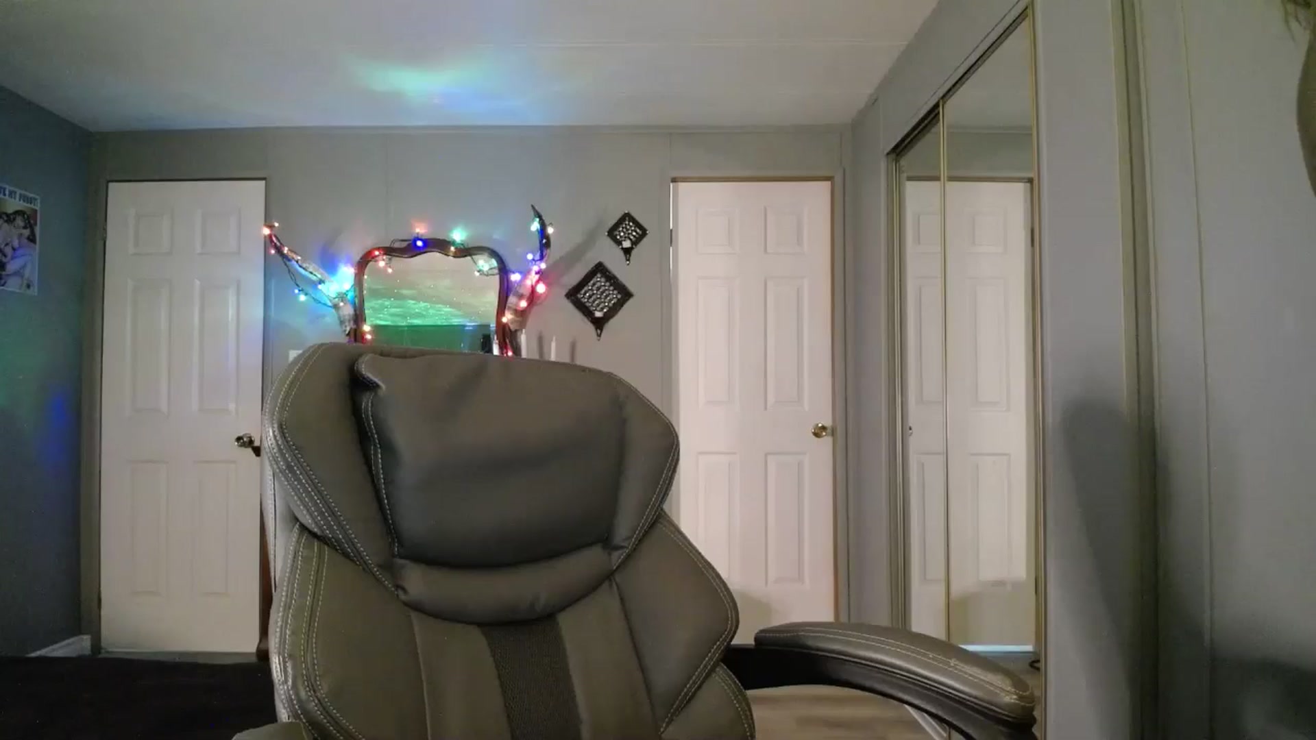 Gallery image thumbnail from Classic_Daisy's myfreecams stream on, 12/24/2025, 18:10 image 2 of 20