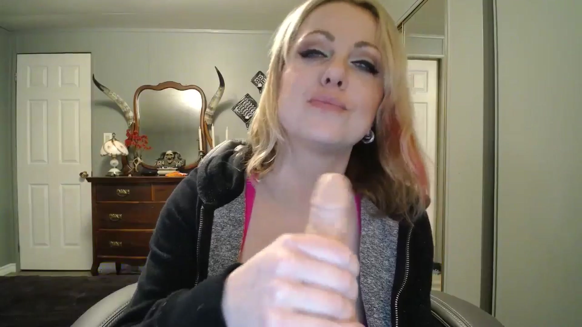 Gallery image thumbnail from Classic_Daisy's myfreecams stream on, 01/10/2026, 19:43 image 9 of 20