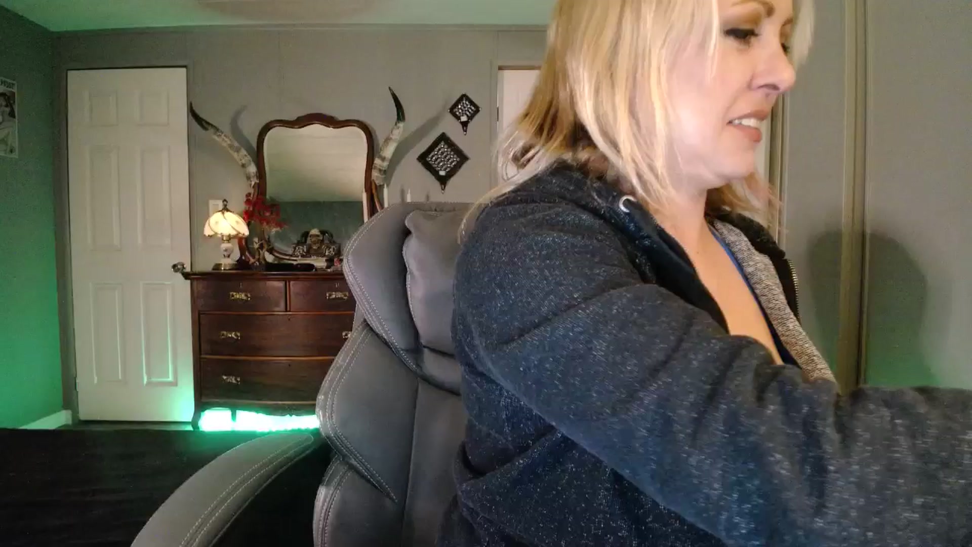 Gallery image thumbnail from Classic_Daisy's myfreecams stream on, 01/12/2026, 19:27 image 1 of 20