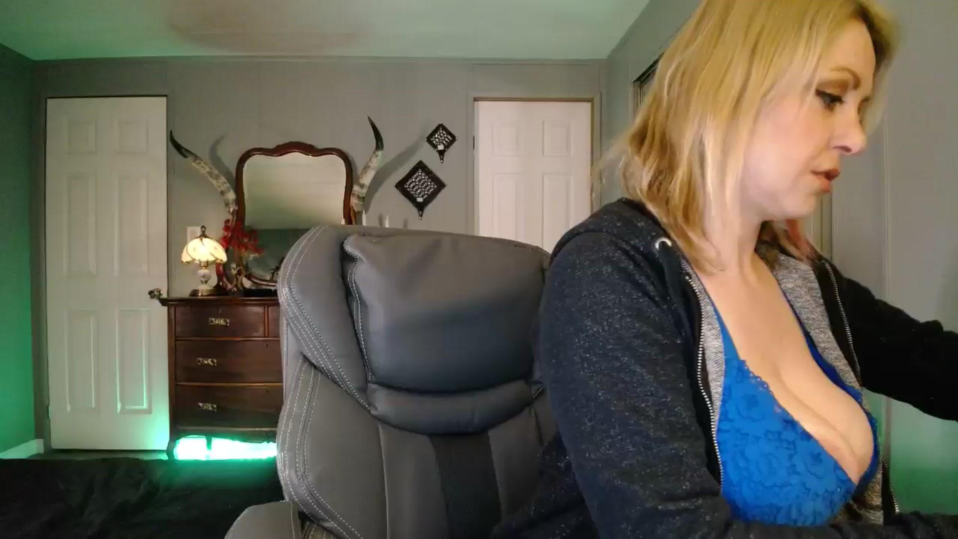 Gallery image thumbnail from Classic_Daisy's myfreecams stream on, 01/12/2026, 20:44 image 10 of 20