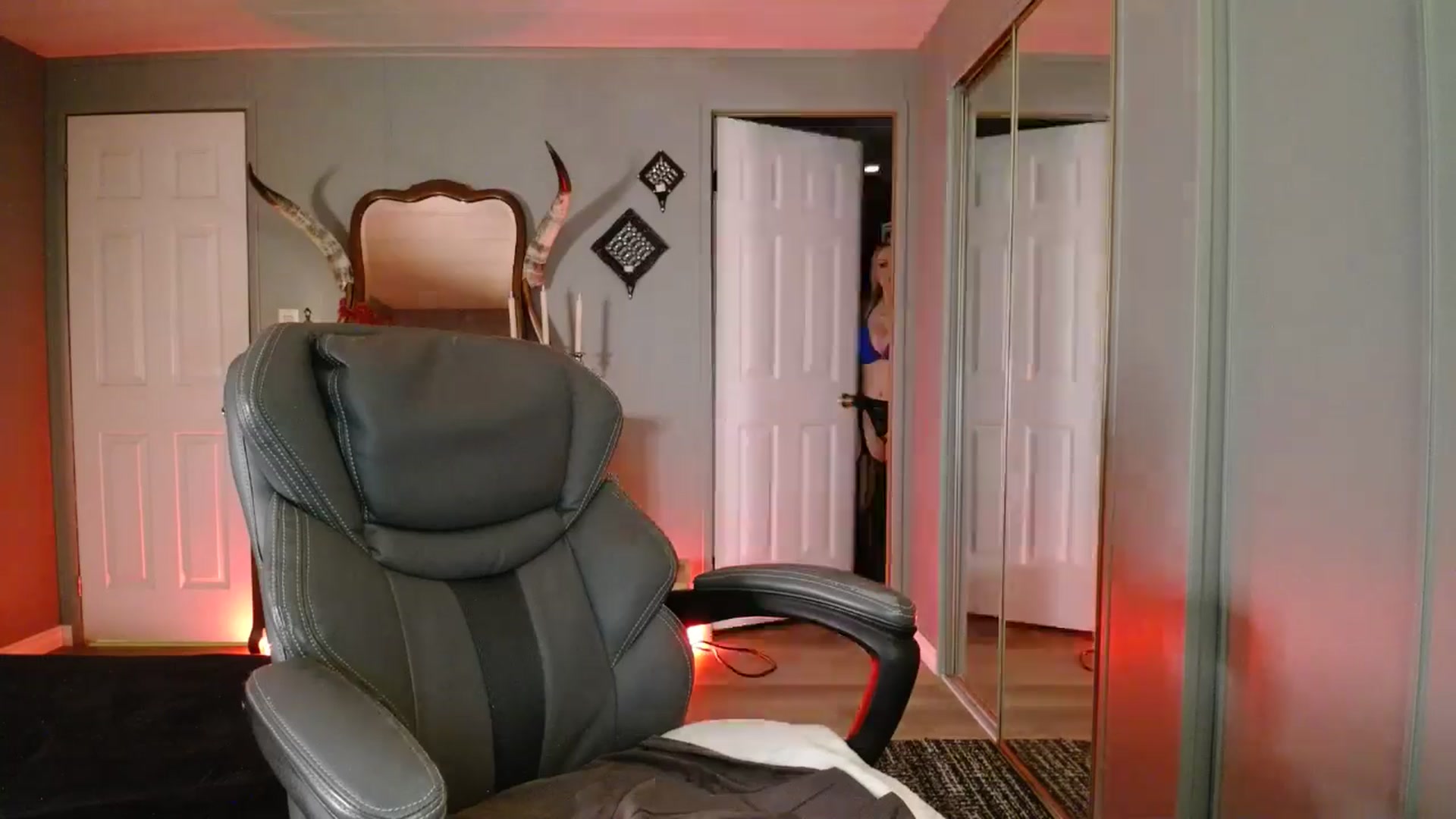 Gallery image thumbnail from Classic_Daisy's myfreecams stream on, 01/21/2026, 24:15 image 12 of 20