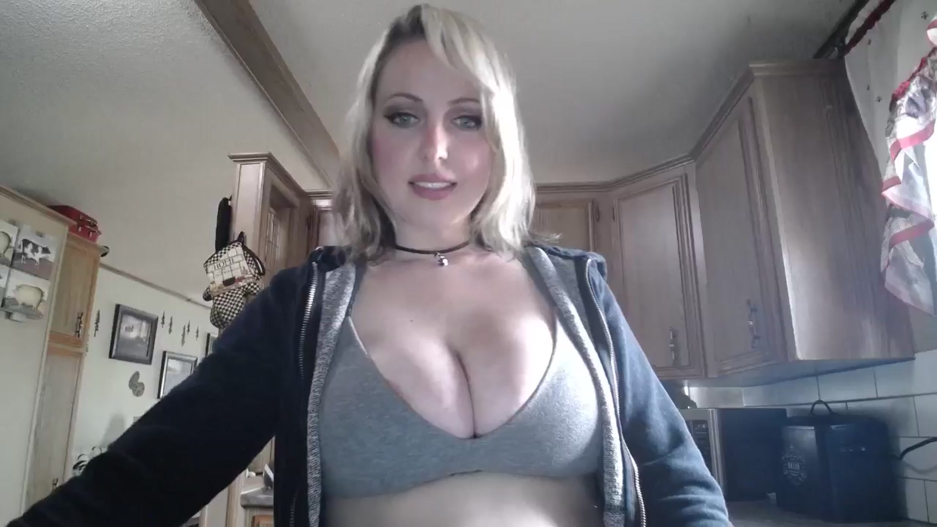 Gallery image thumbnail from Classic_Daisy's myfreecams stream on, 03/11/2026, 17:30 image 15 of 20