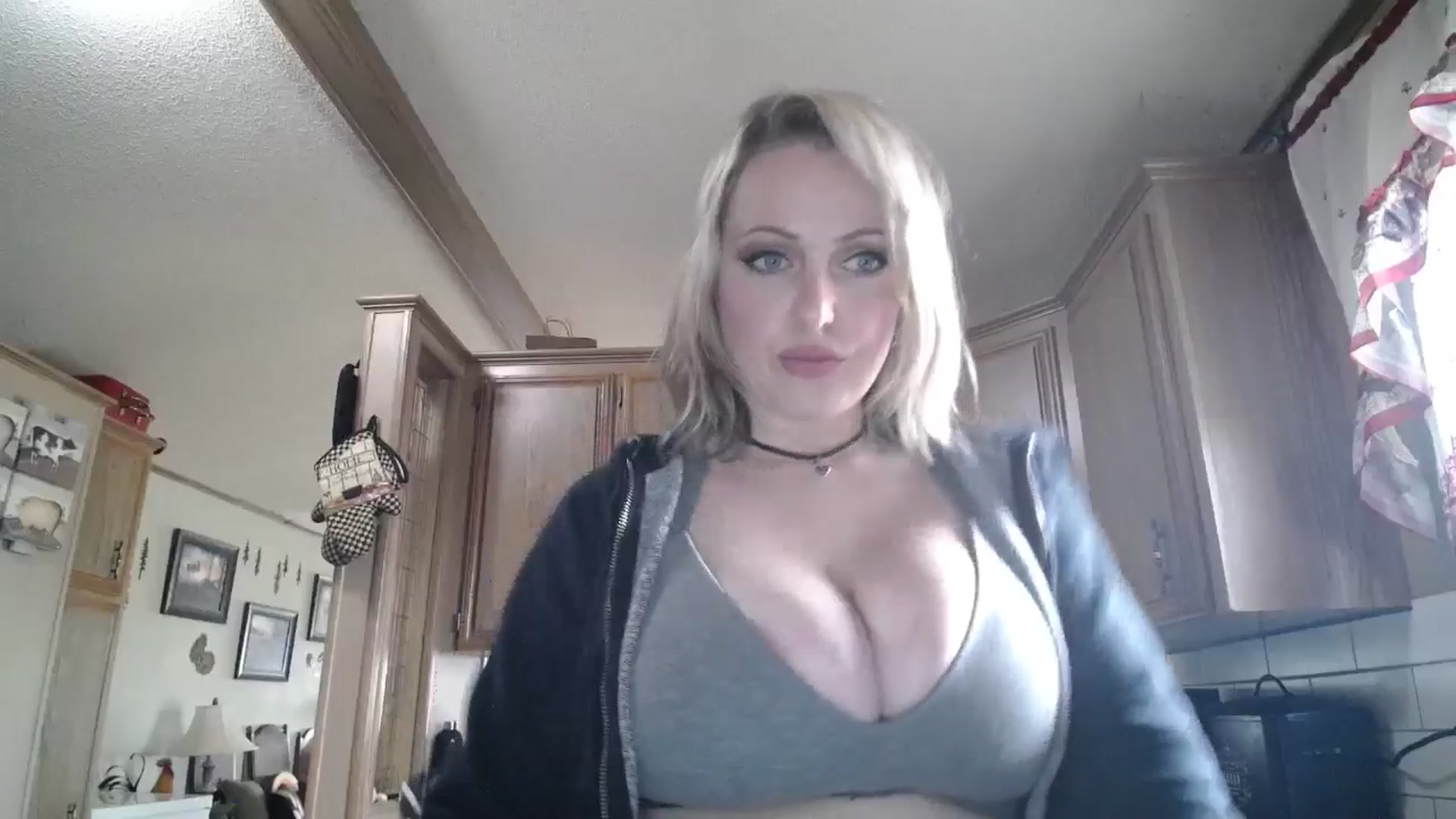 Gallery image thumbnail from Classic_Daisy's myfreecams stream on, 03/11/2026, 17:30 image 14 of 20