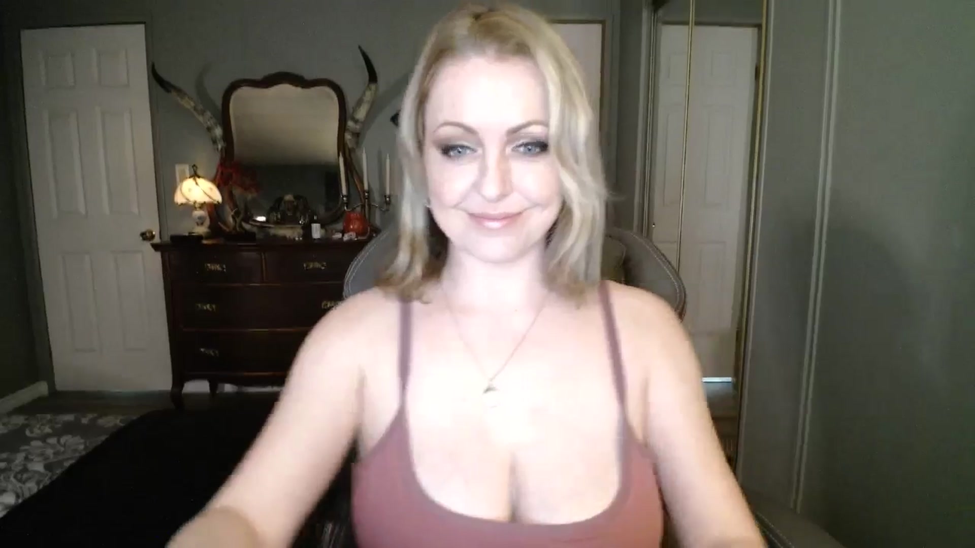 Gallery image thumbnail from Classic_Daisy's myfreecams stream on, 04/25/2026, 21:16 image 2 of 20