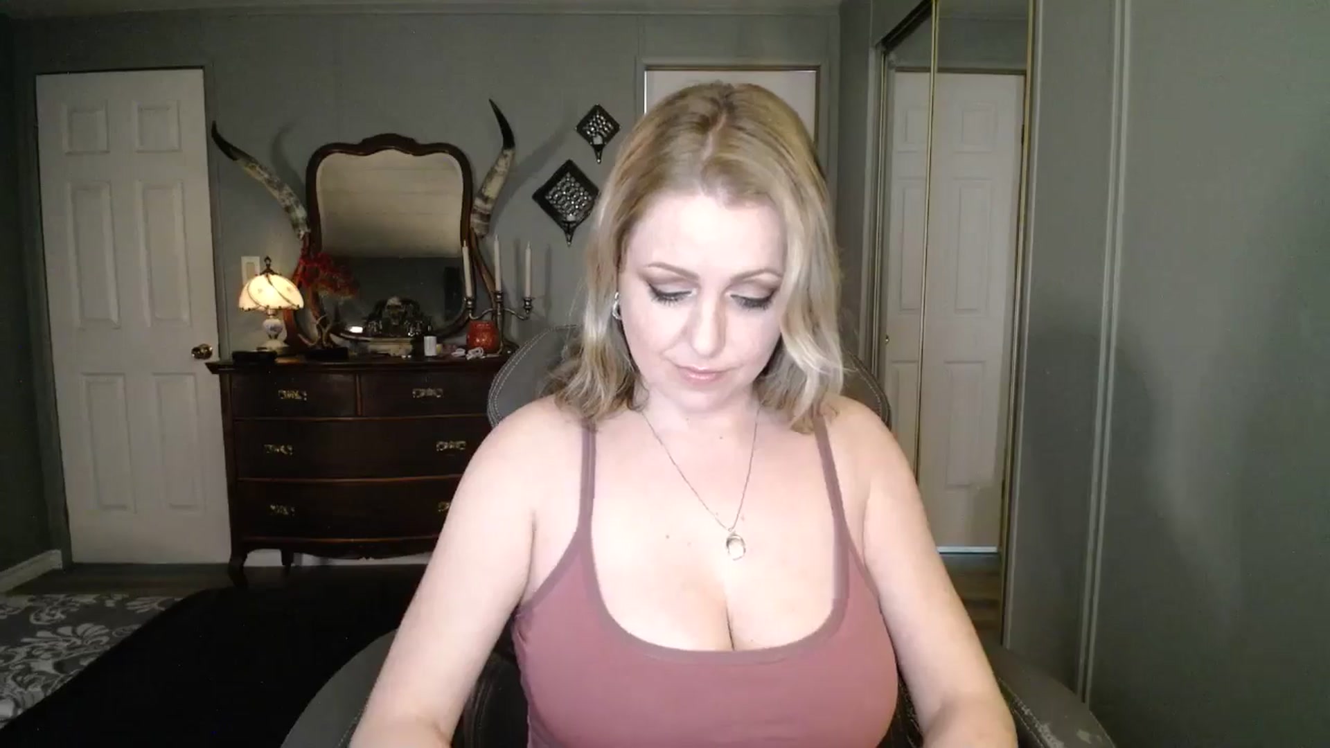 Gallery image thumbnail from Classic_Daisy's myfreecams stream on, 04/25/2026, 21:16 image 9 of 20