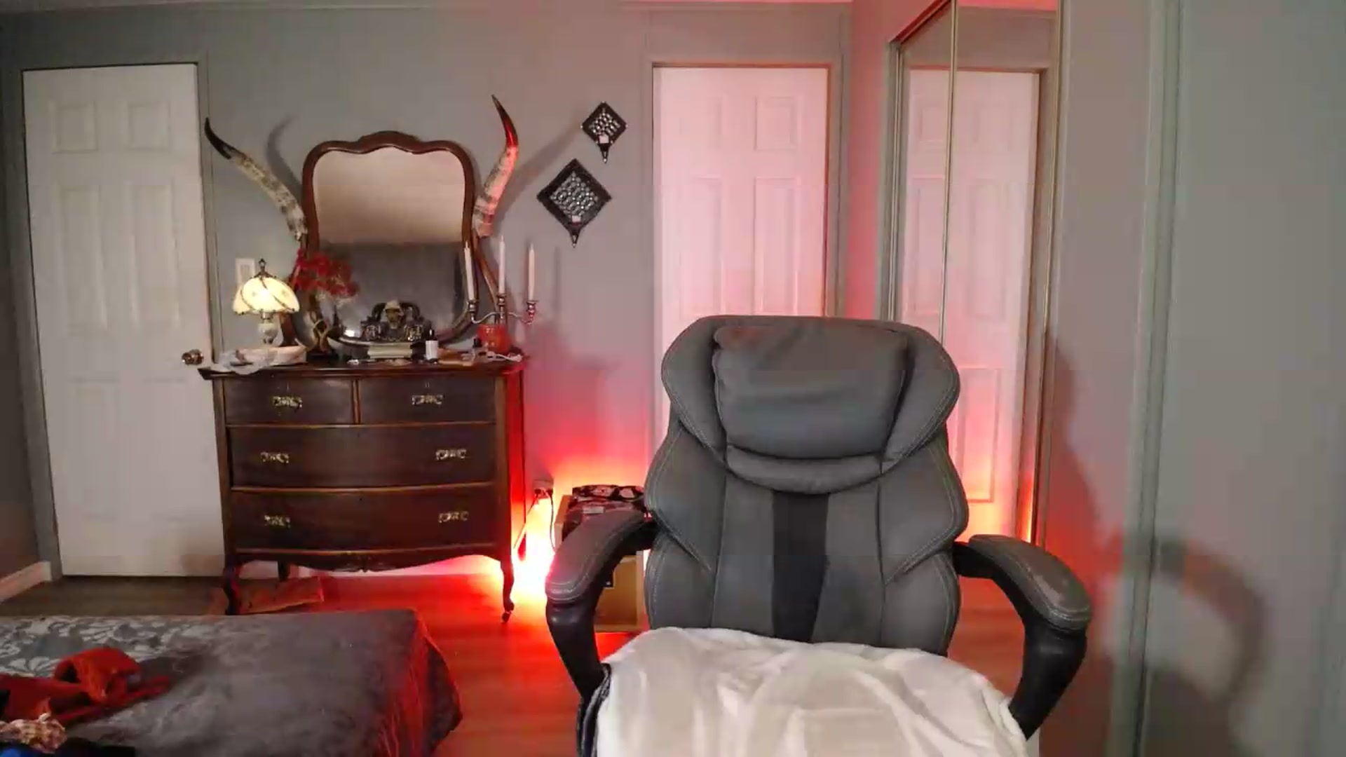 Gallery image thumbnail from Classic_Daisy's myfreecams stream on, 05/17/2026, 04:12 image 15 of 20
