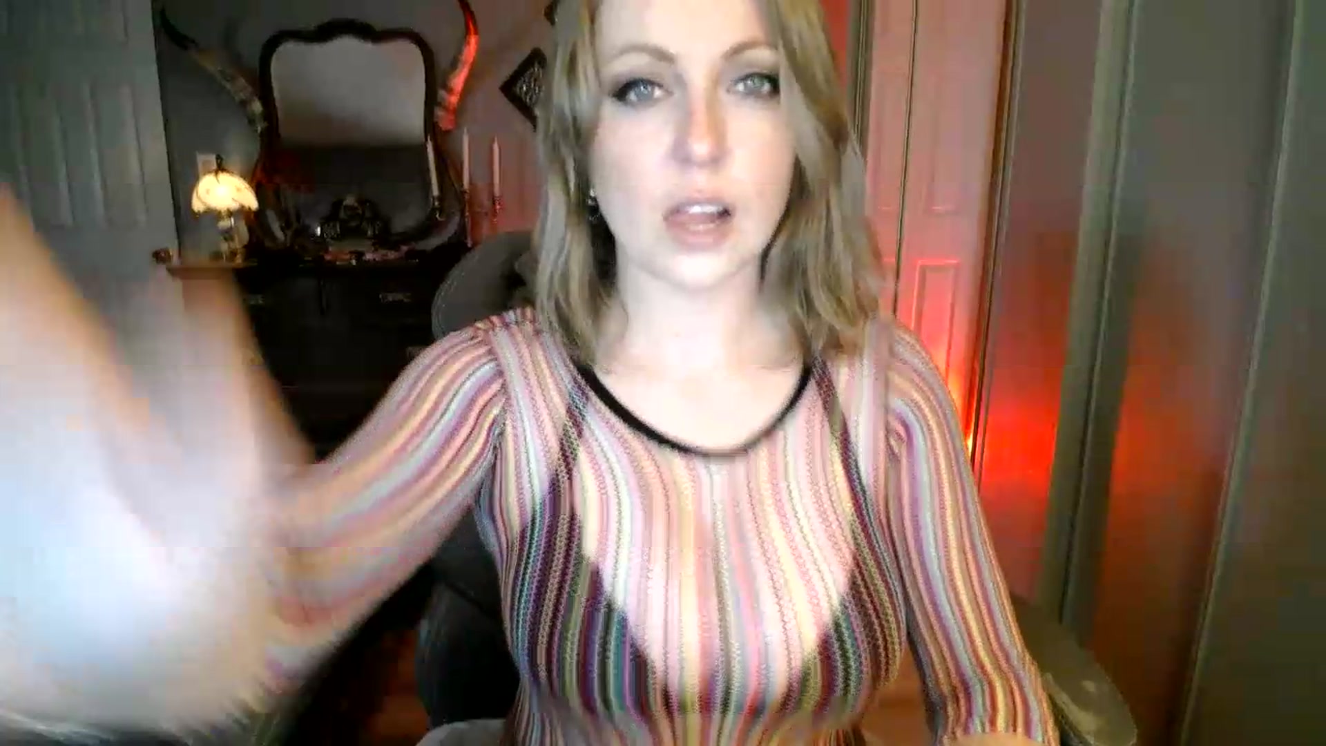 Gallery image thumbnail from Classic_Daisy's myfreecams stream on, 08/06/2026, 14:32 image 4 of 20
