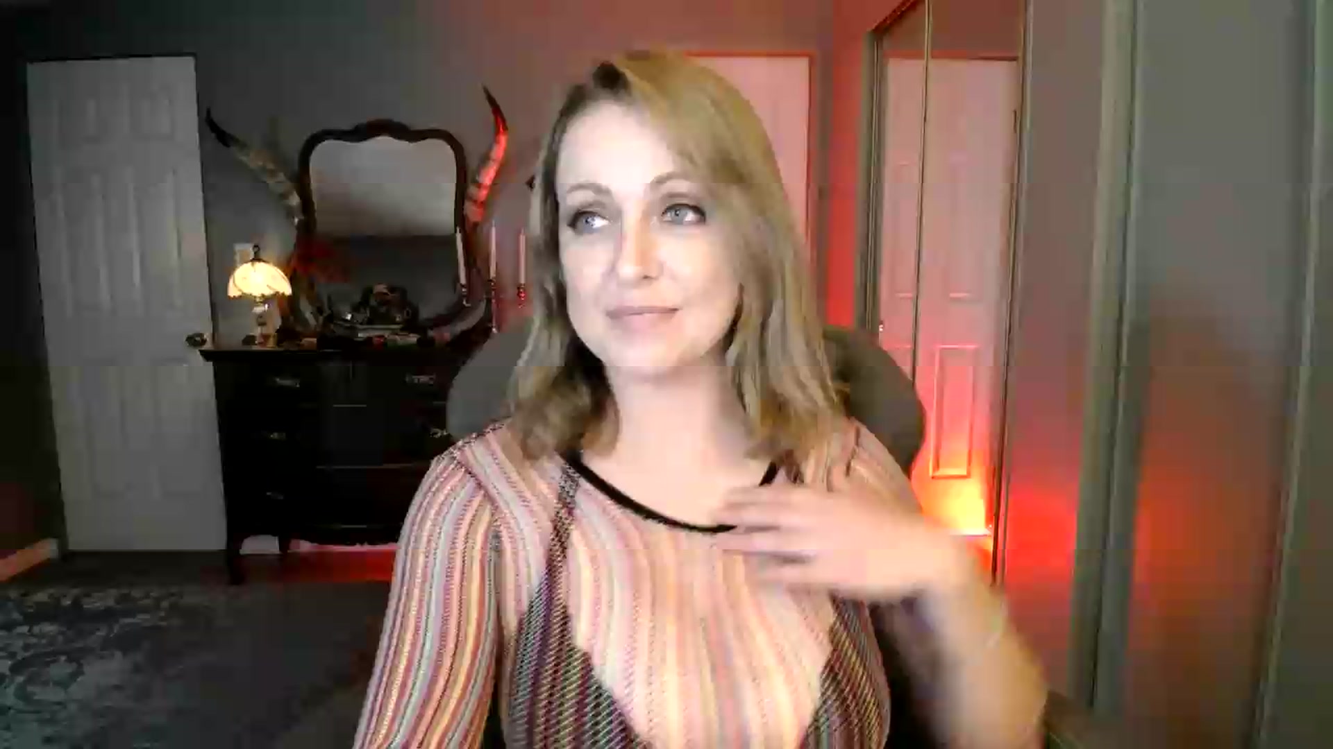 Gallery image thumbnail from Classic_Daisy's myfreecams stream on, 08/06/2026, 19:40 image 15 of 20