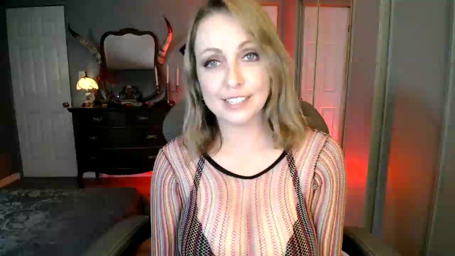 Gallery image thumbnail from Classic_Daisy's myfreecams stream on, 08/06/2026, 19:40 image 17 of 20
