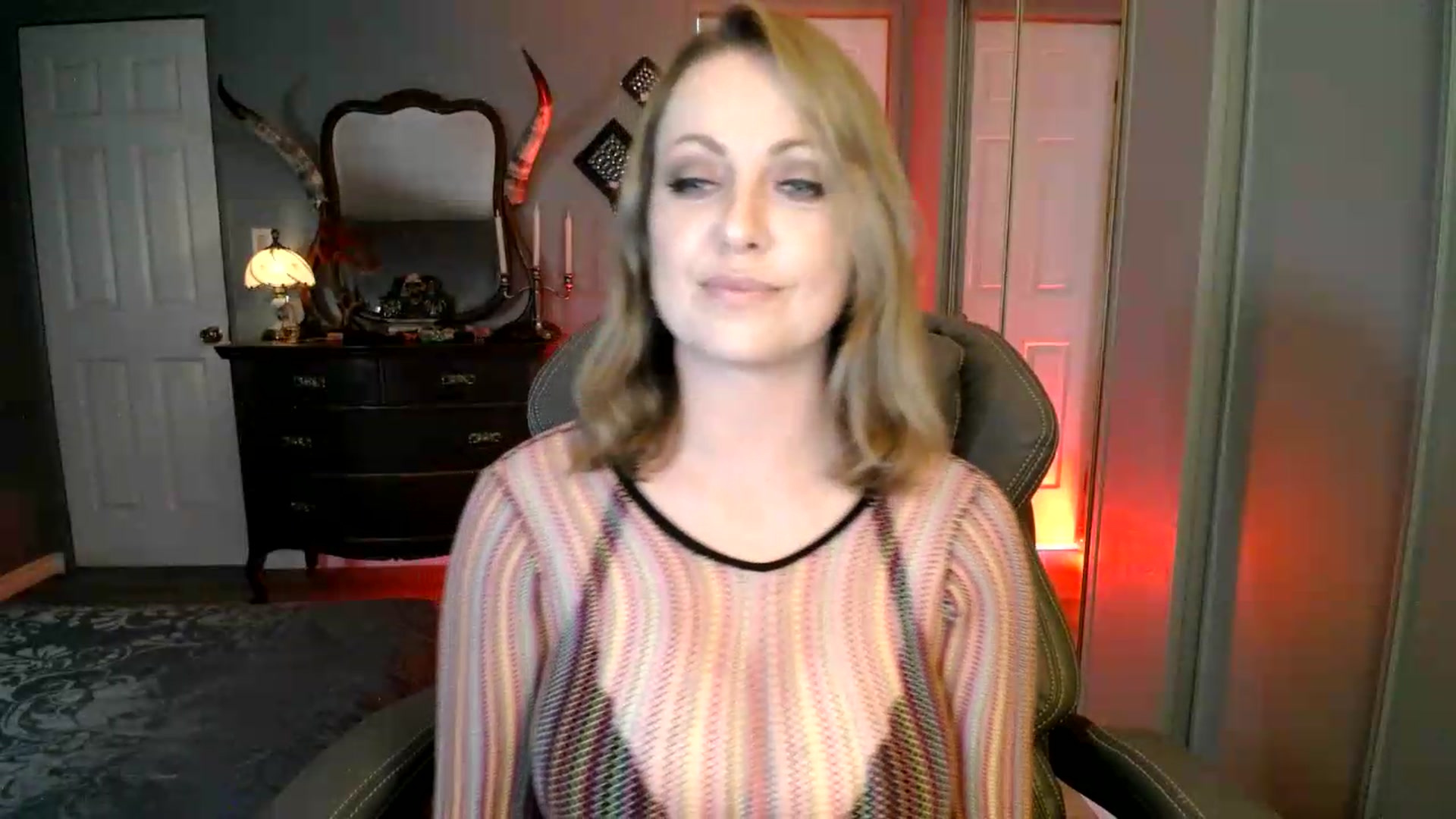 Gallery image thumbnail from Classic_Daisy's myfreecams stream on, 08/06/2026, 19:40 image 18 of 20