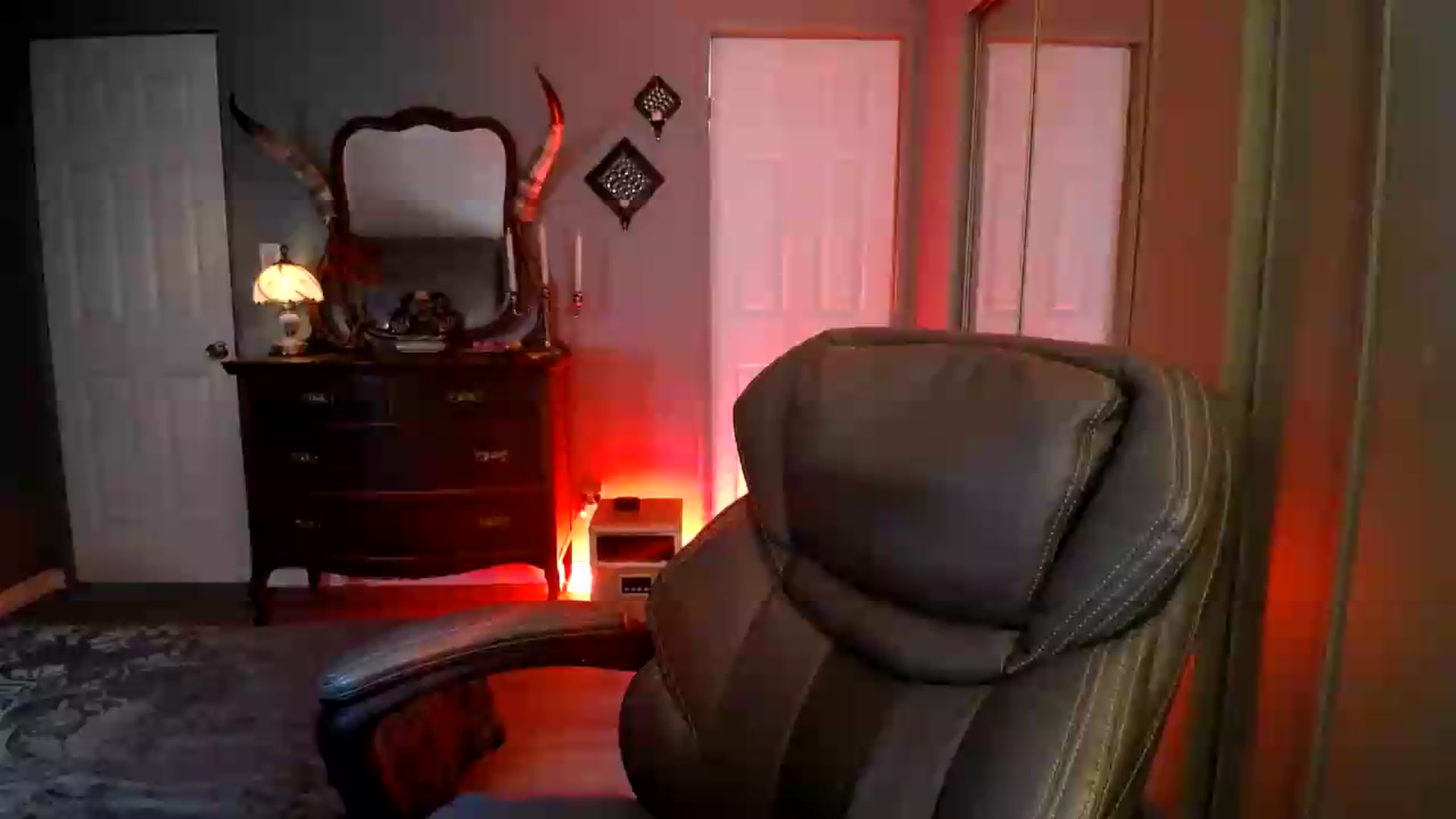 Gallery image thumbnail from Classic_Daisy's myfreecams stream on, 08/10/2026, 18:21 image 1 of 20