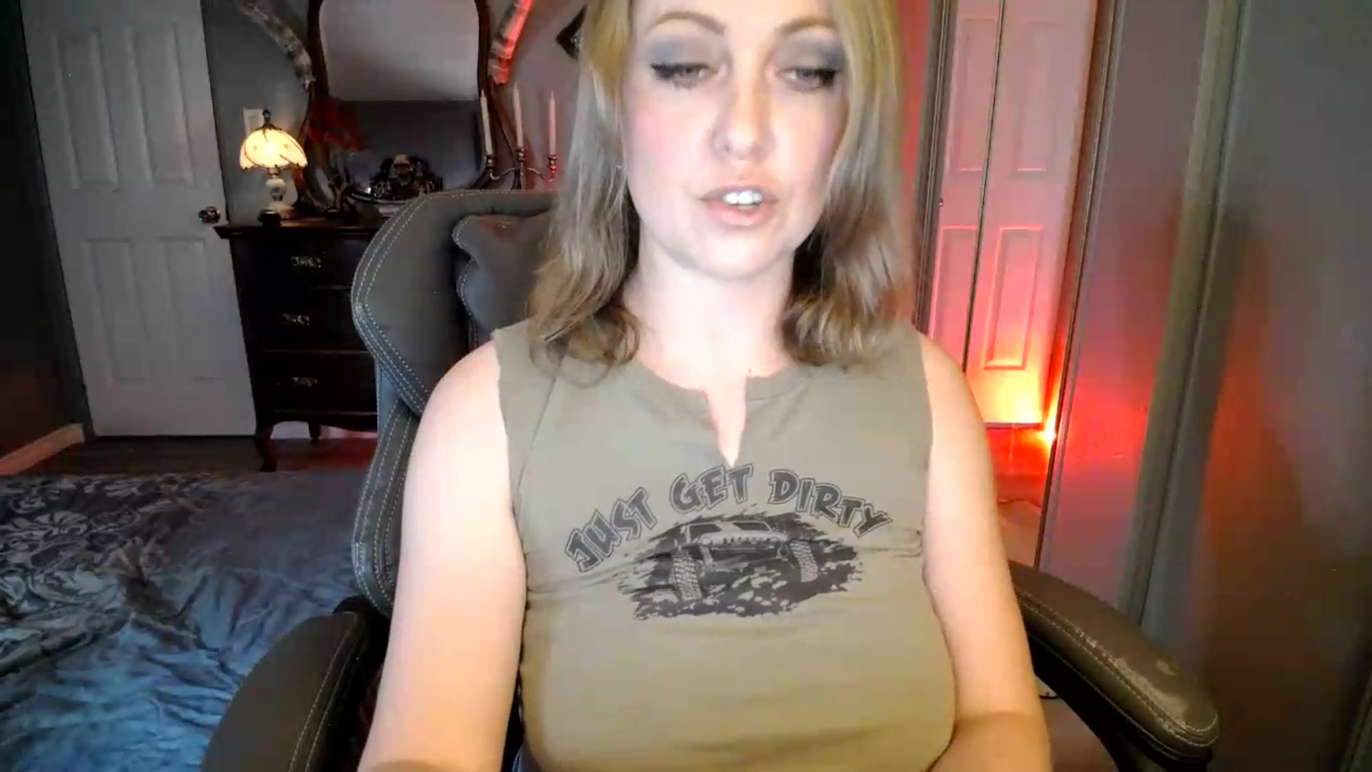 Gallery image thumbnail from Classic_Daisy's myfreecams stream on, 08/12/2026, 14:42 image 14 of 20