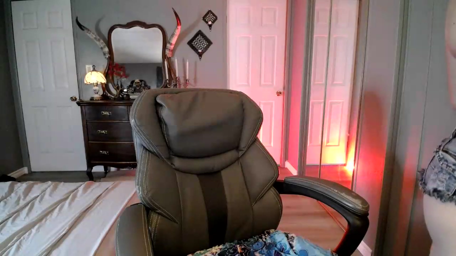 Gallery image thumbnail from Classic_Daisy's myfreecams stream on, 08/21/2026, 18:23 image 6 of 20