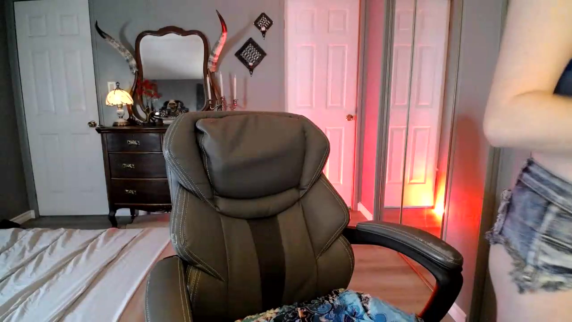 Gallery image thumbnail from Classic_Daisy's myfreecams stream on, 08/21/2026, 18:23 image 7 of 20